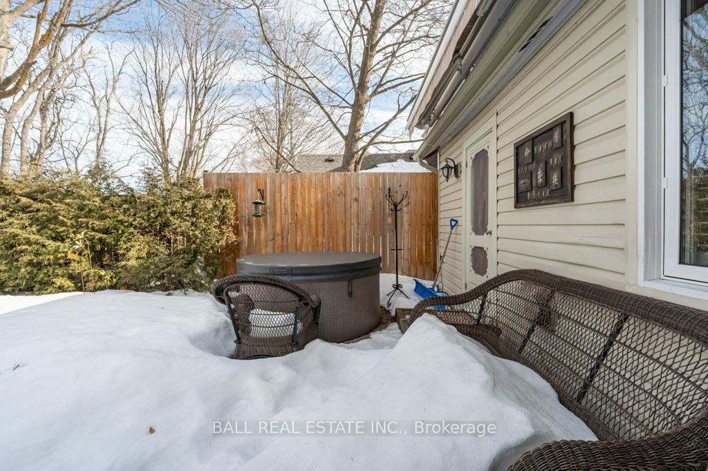 170 Queen Street Property Photo 37