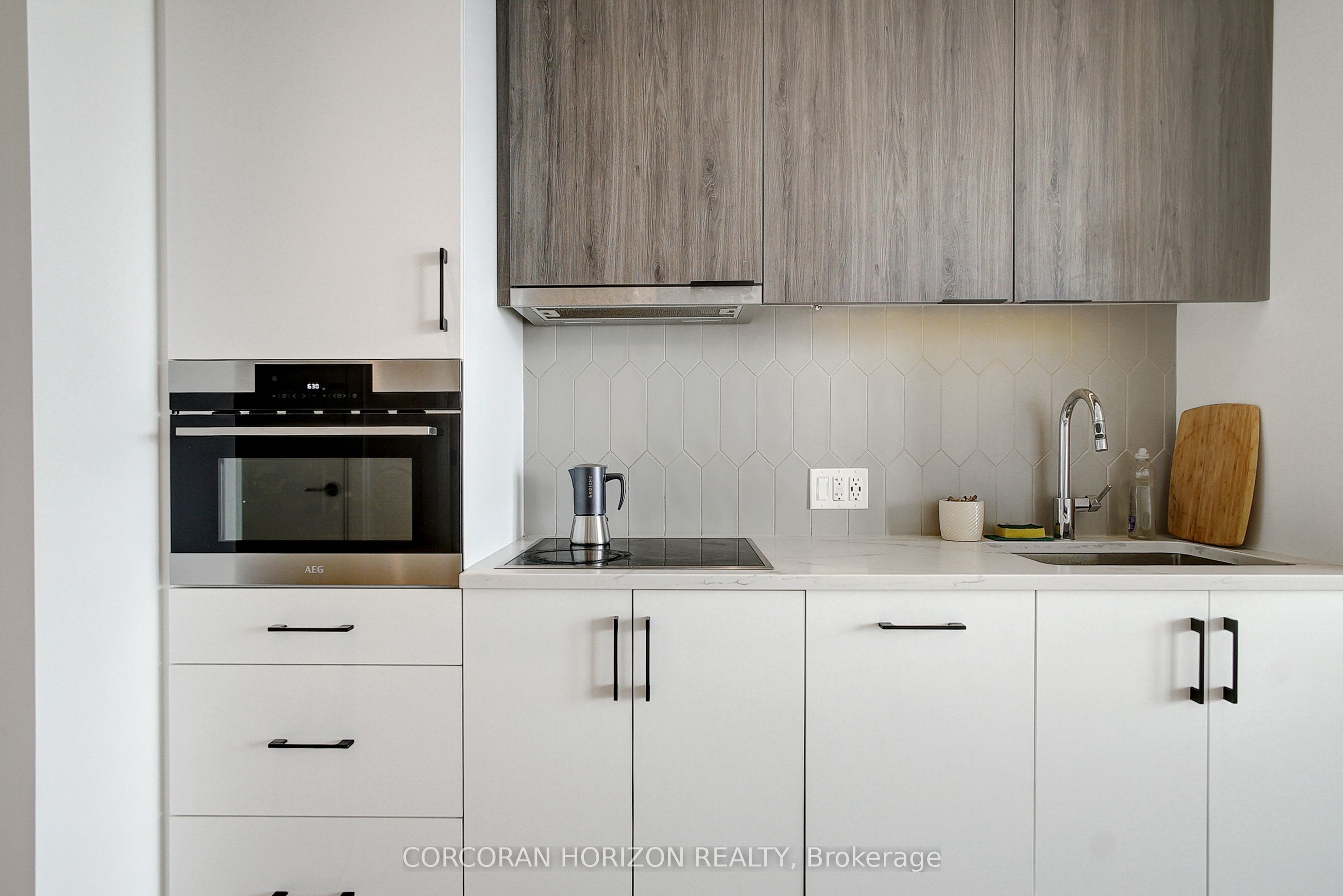 741 King Street W 1710 Property Photo 12
