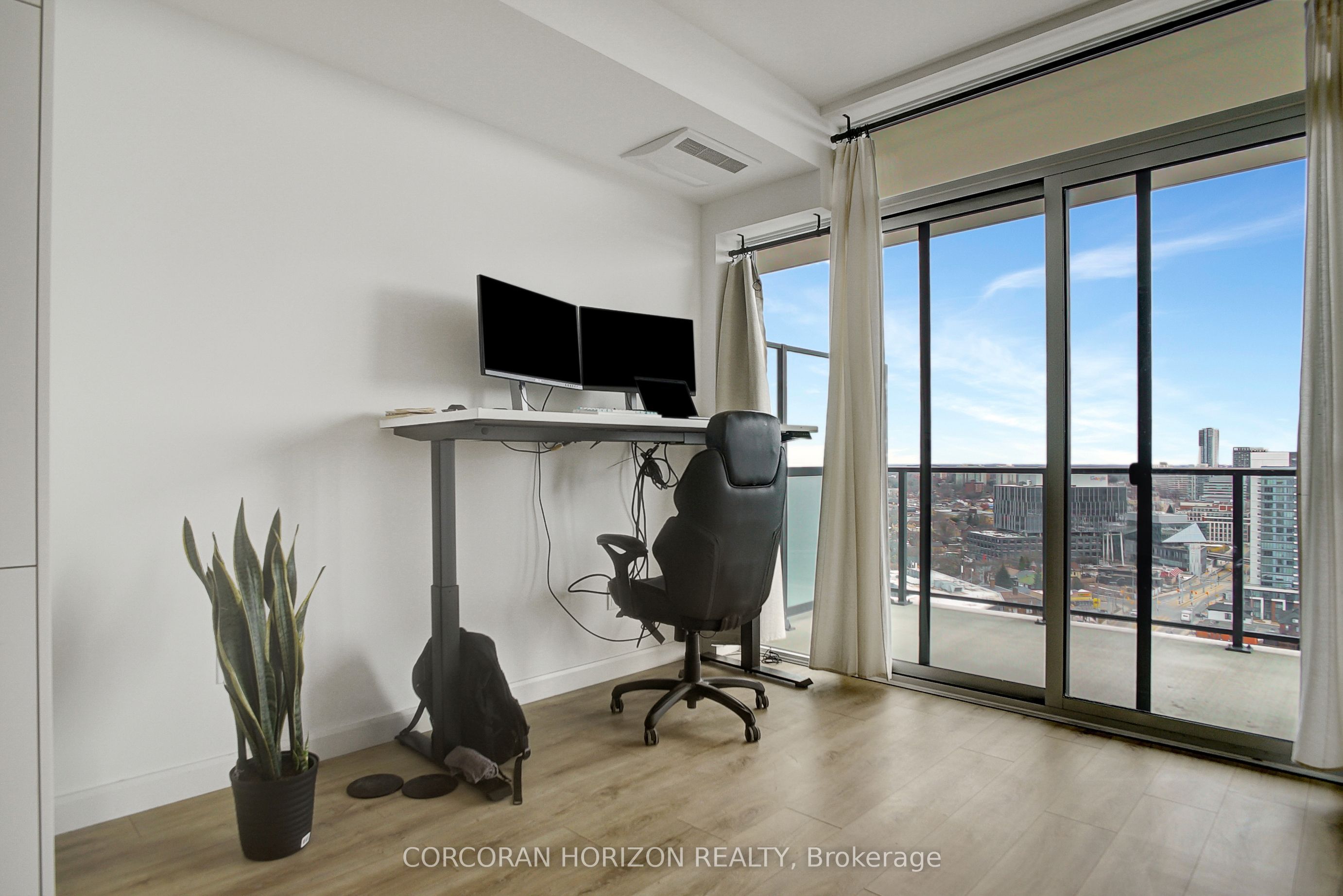 741 King Street W 1710 Property Photo 14