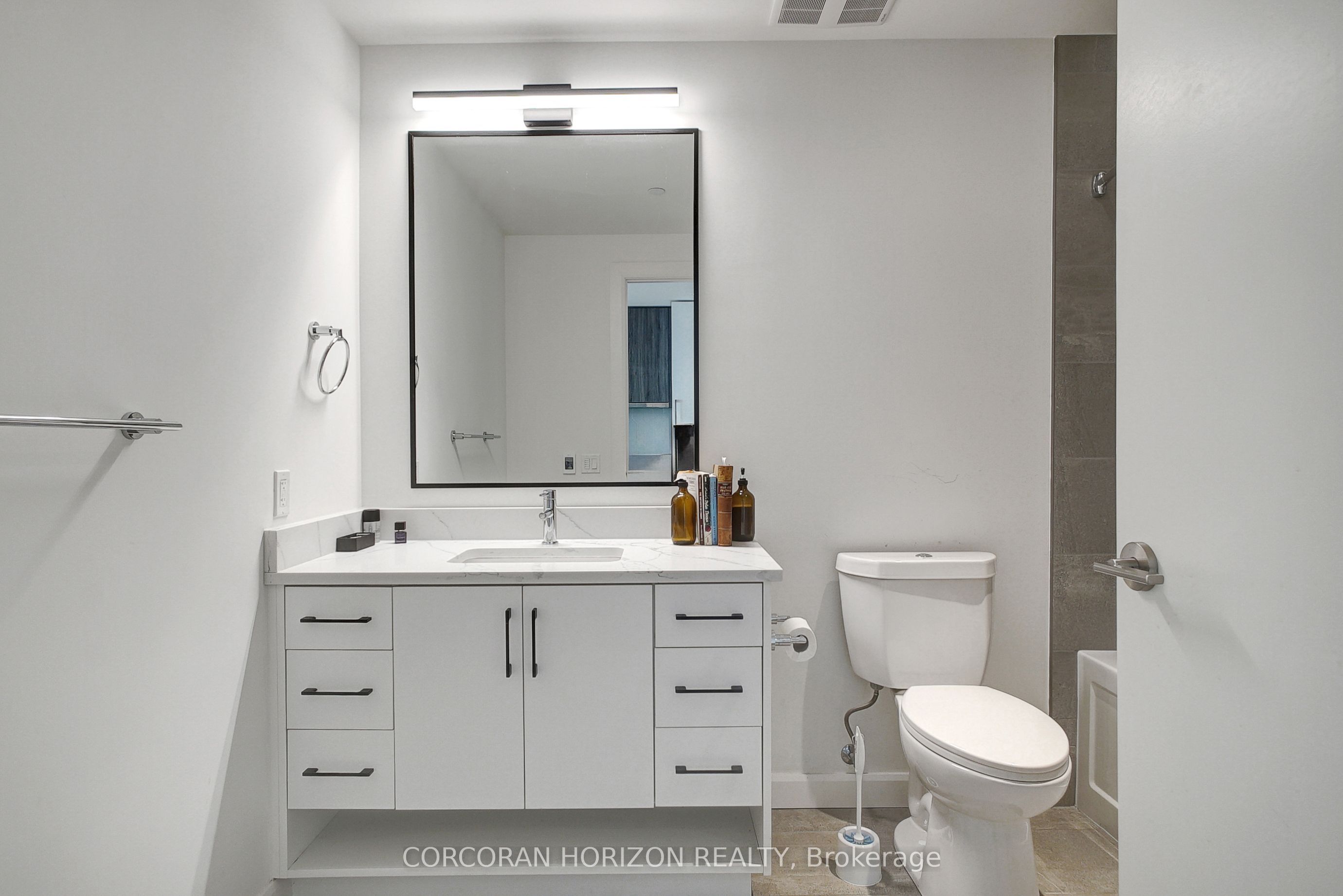 741 King Street W 1710 Property Photo 20