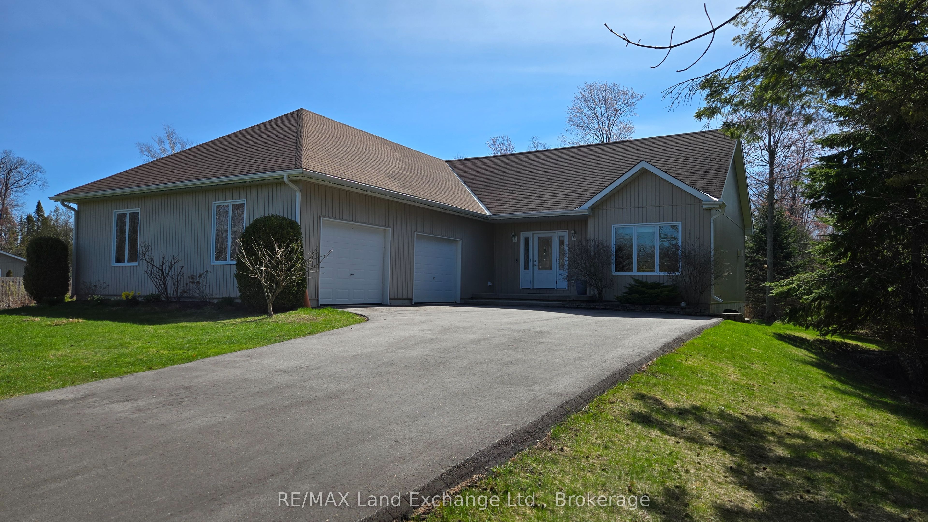 282 Huron Road Property Photo