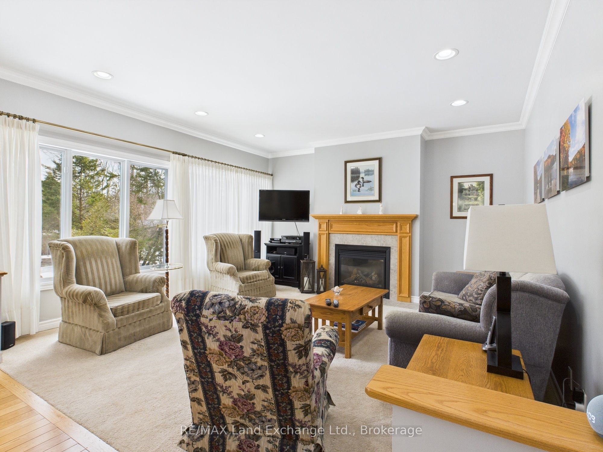 282 Huron Road Property Photo 6