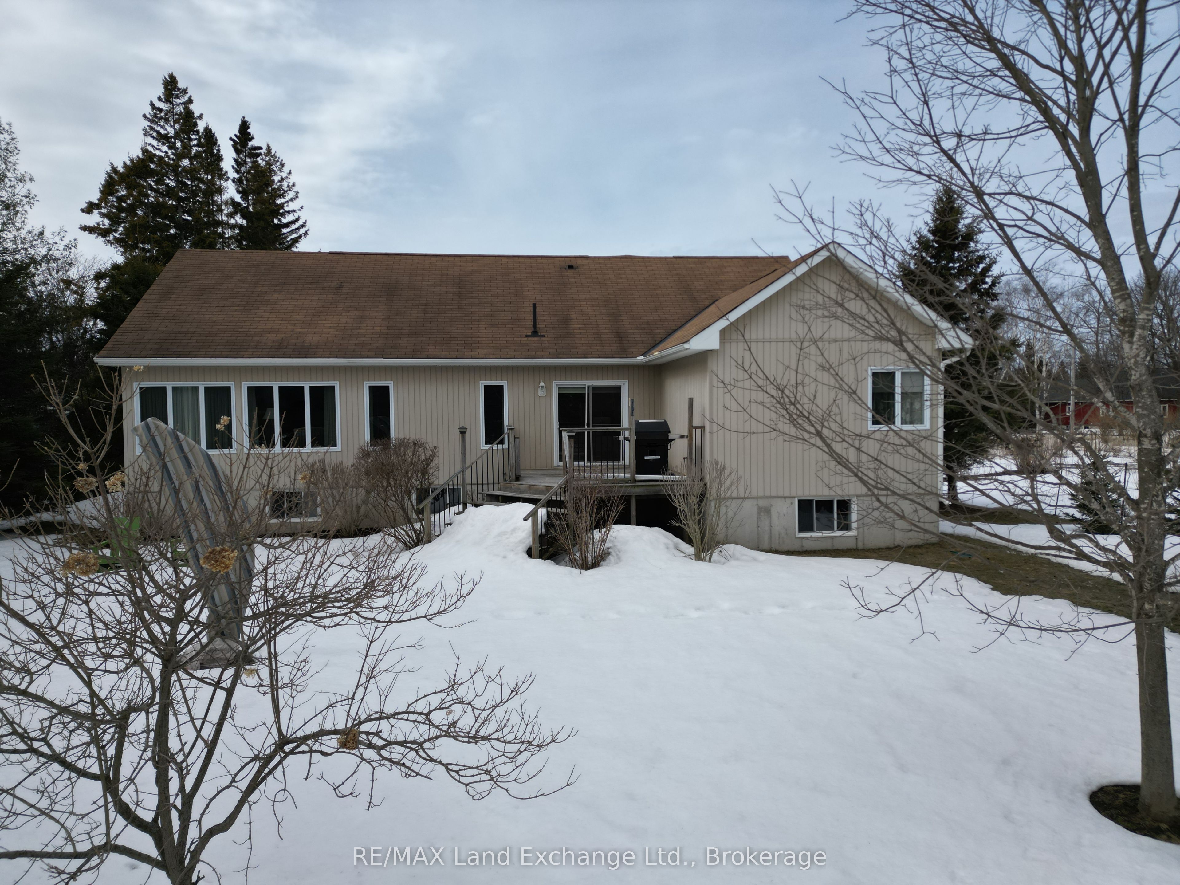 282 Huron Road Property Photo 16