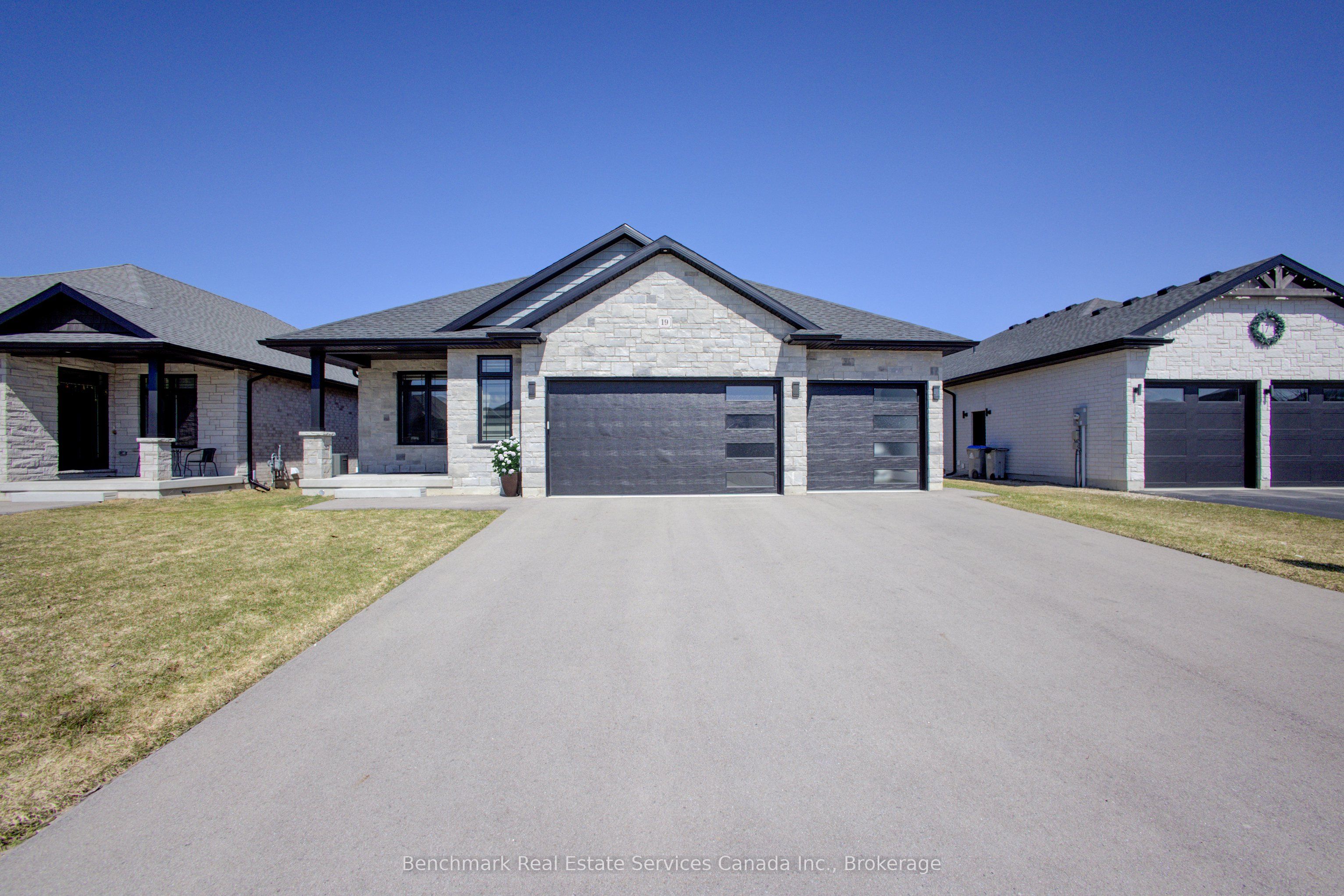 19 Winchester Crescent Property Photo 1
