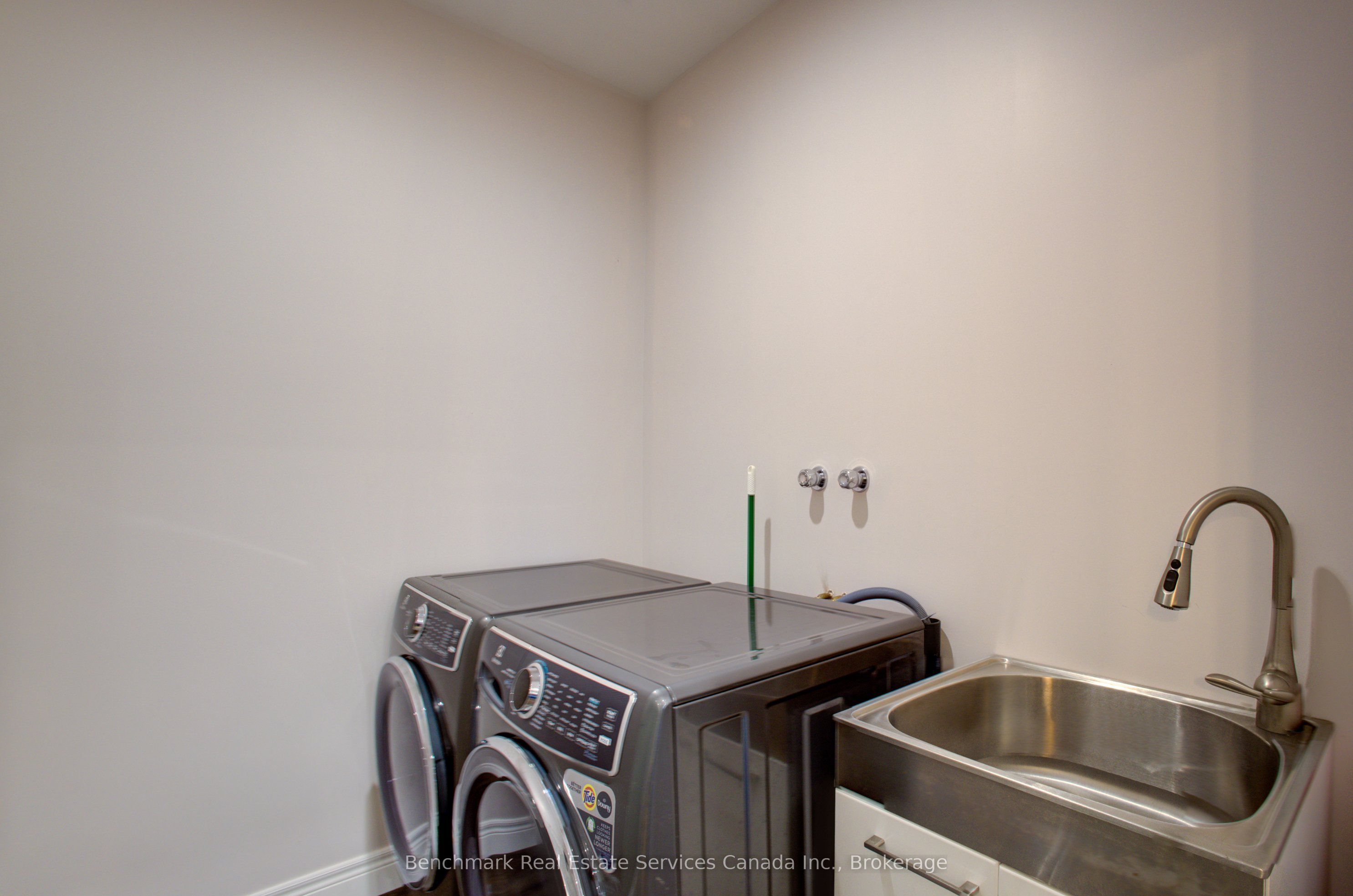 19 Winchester Crescent Property Photo 20