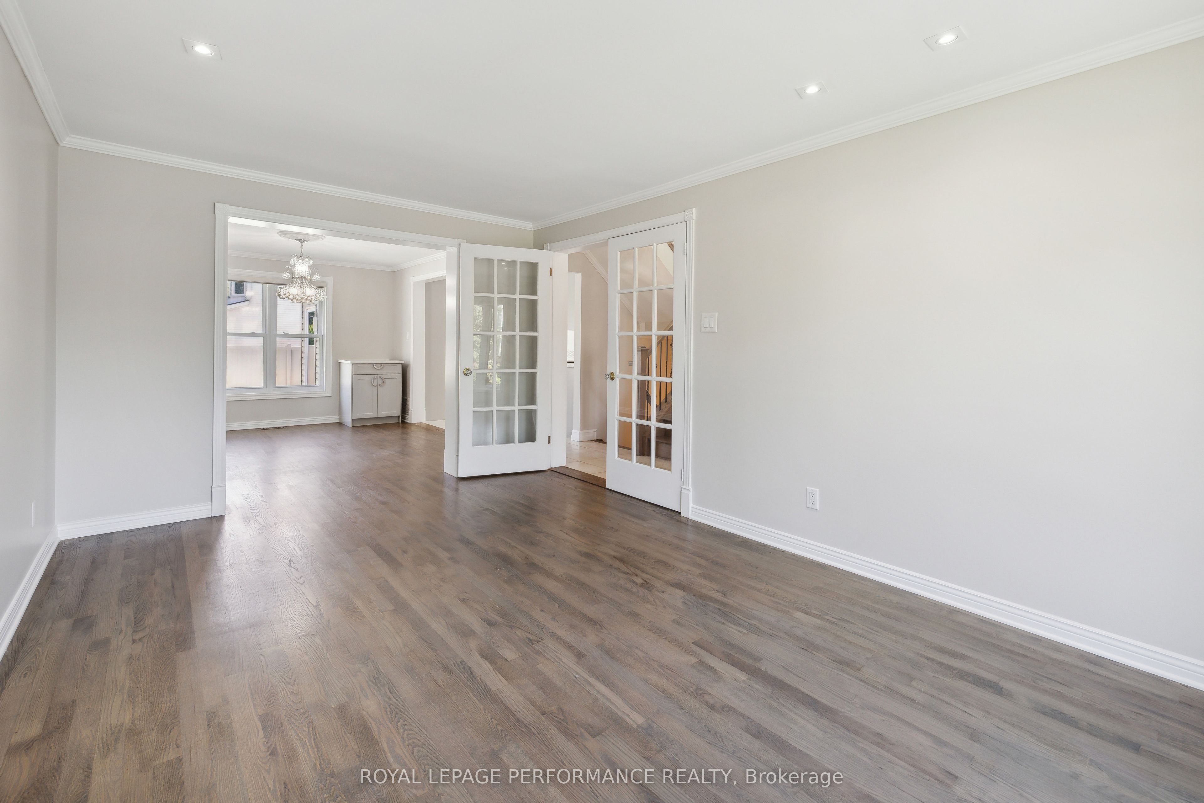 1873 Du Clairvaux Road Property Photo 4