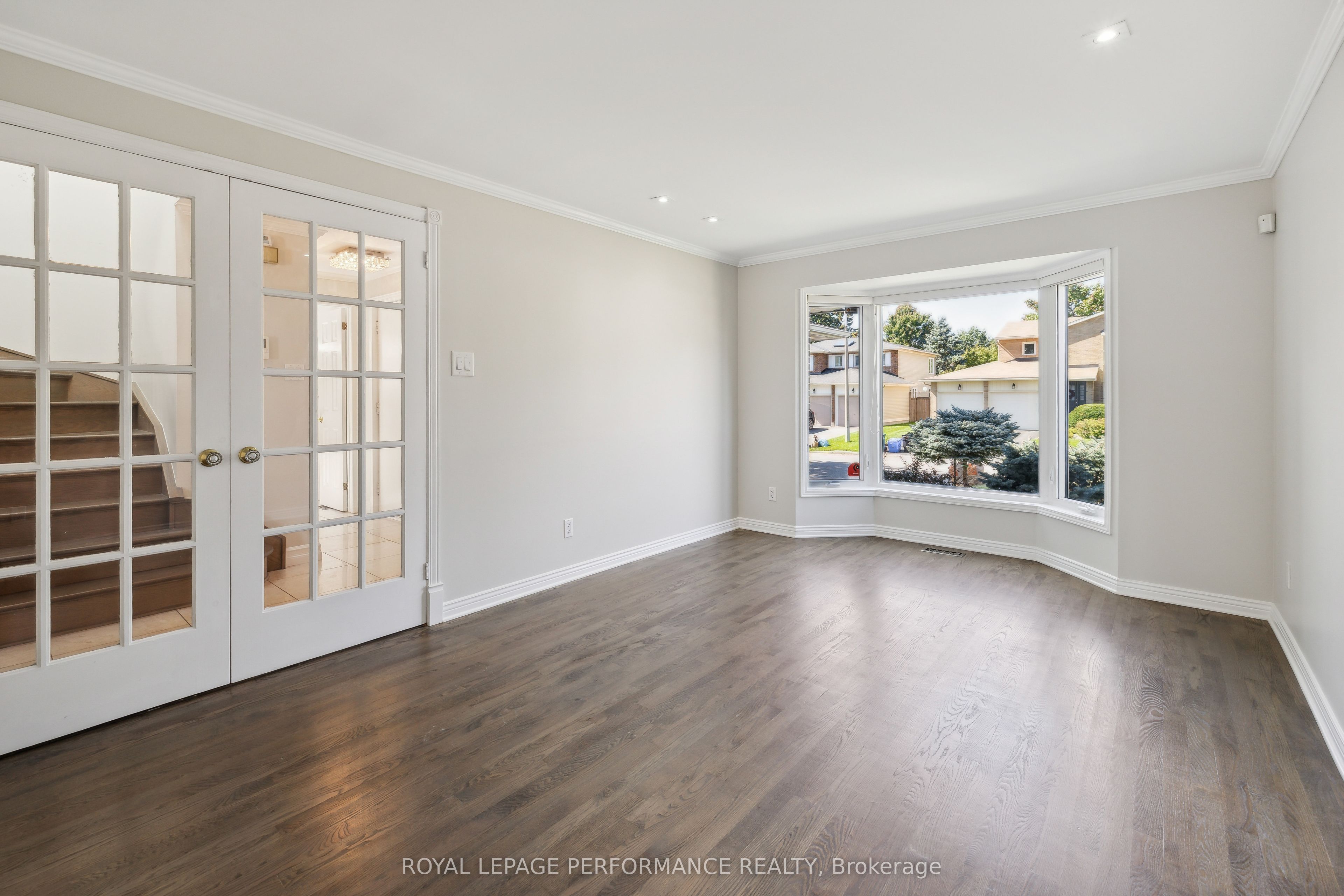 1873 Du Clairvaux Road Property Photo 5