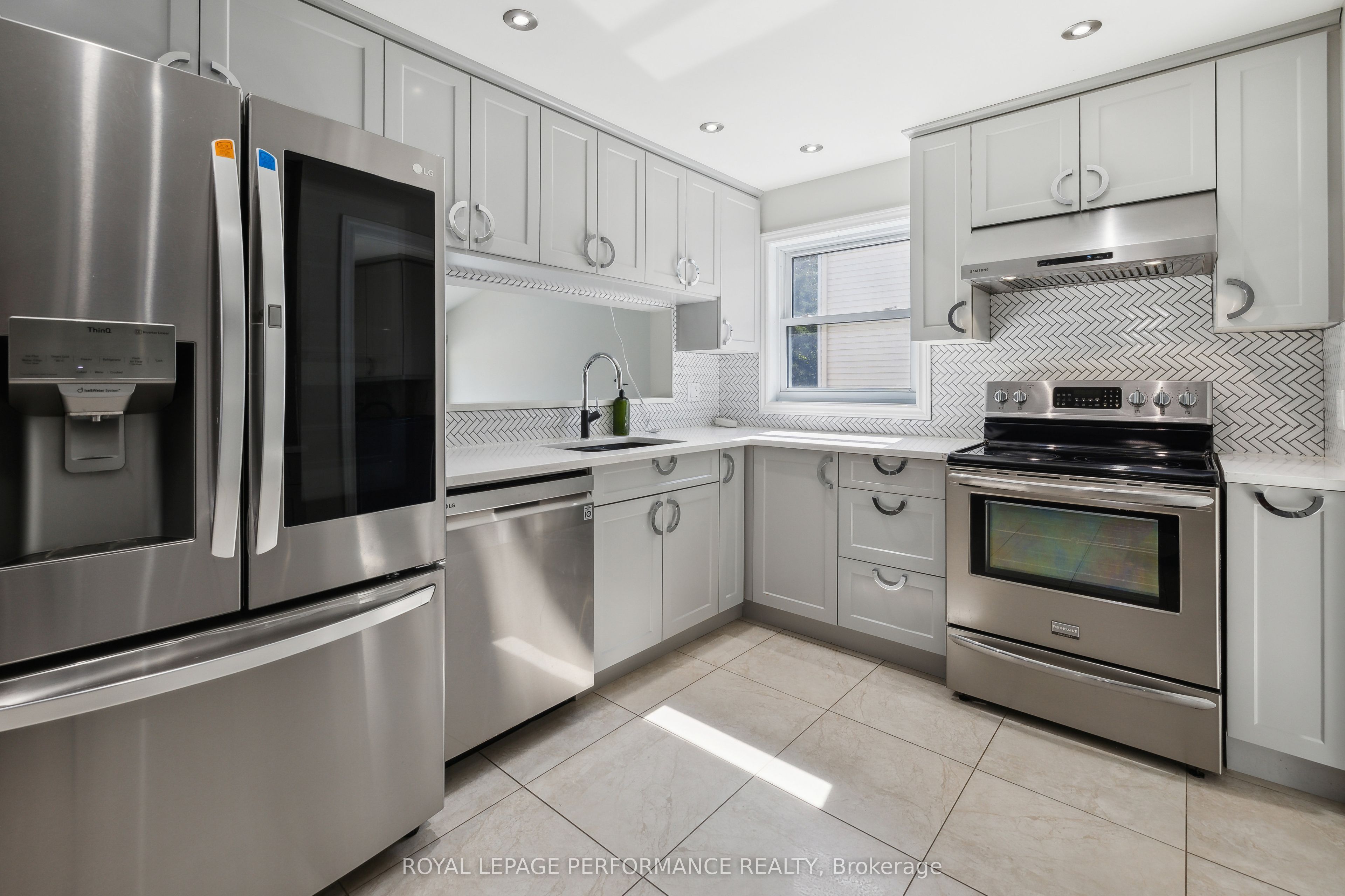 1873 Du Clairvaux Road Property Photo 13