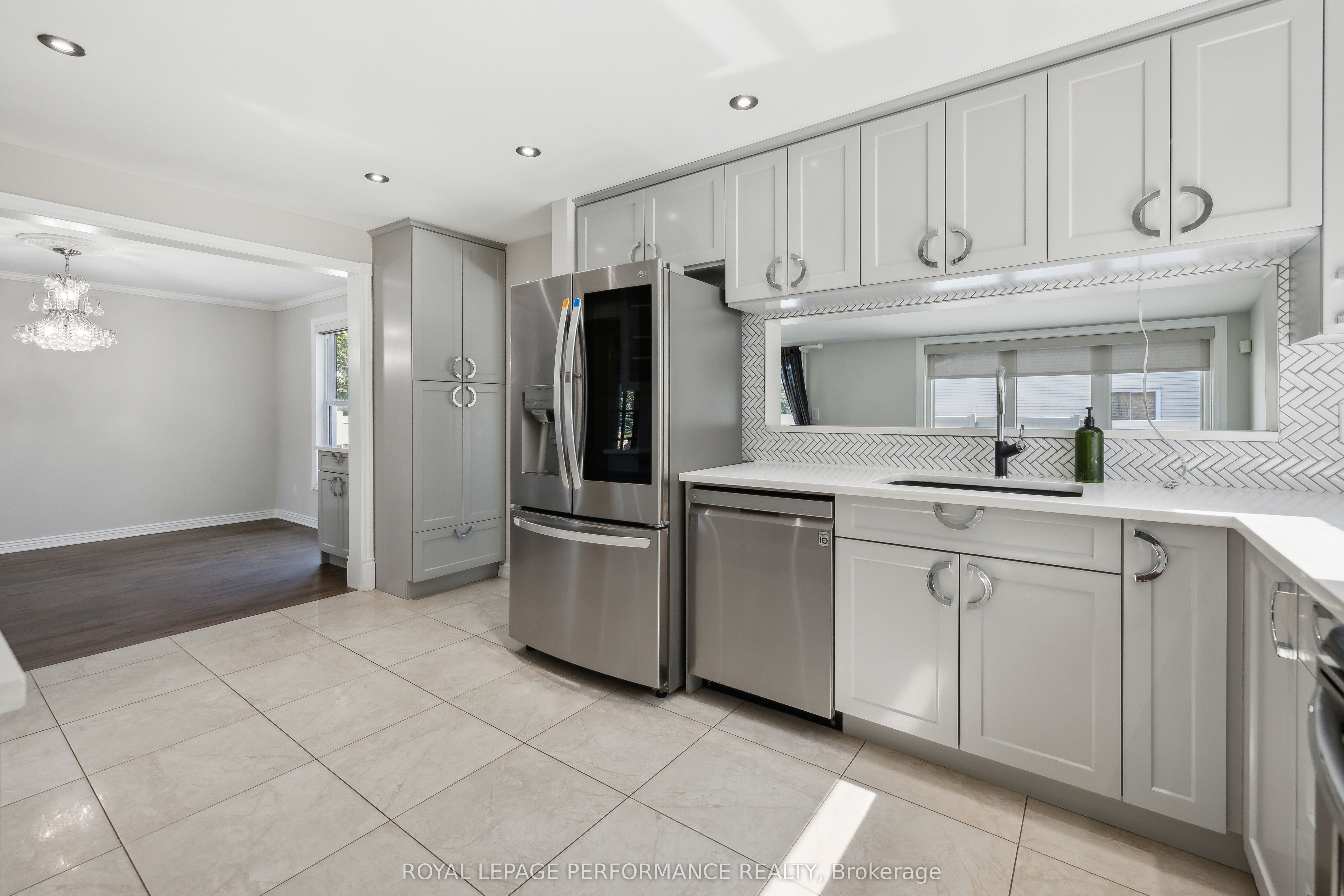 1873 Du Clairvaux Road Property Photo 14