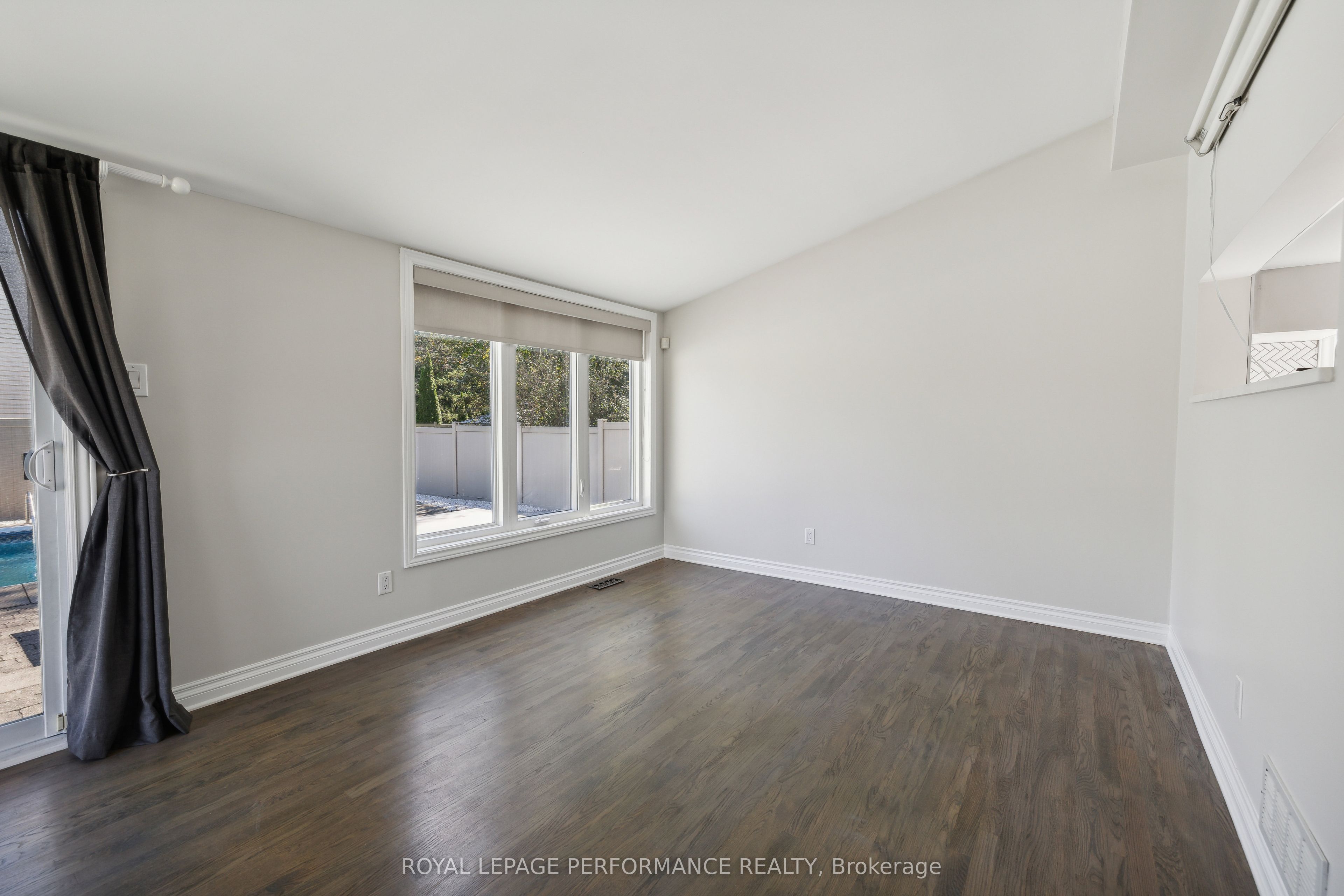 1873 Du Clairvaux Road Property Photo 15