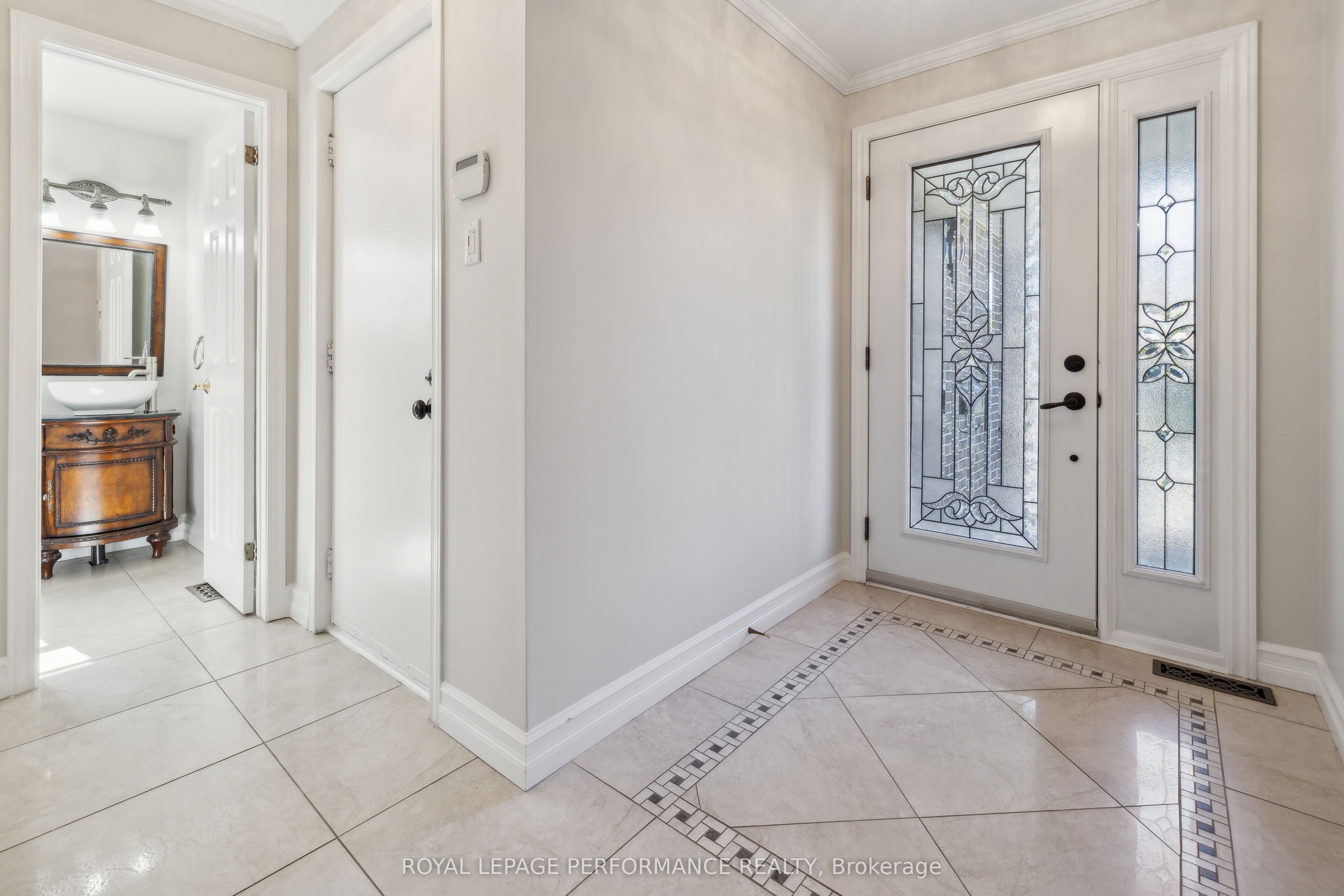 1873 Du Clairvaux Road Property Photo 20