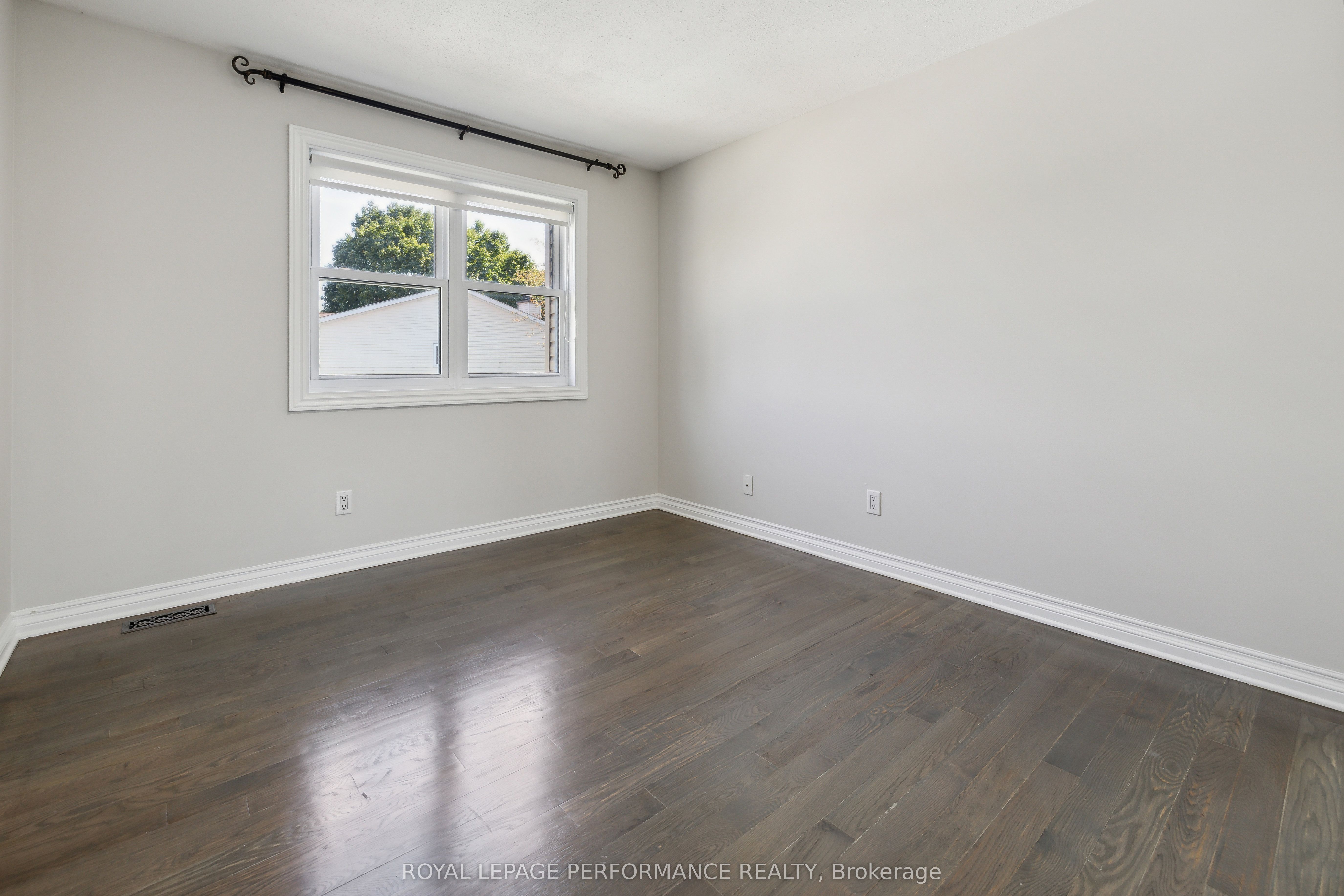 1873 Du Clairvaux Road Property Photo 24
