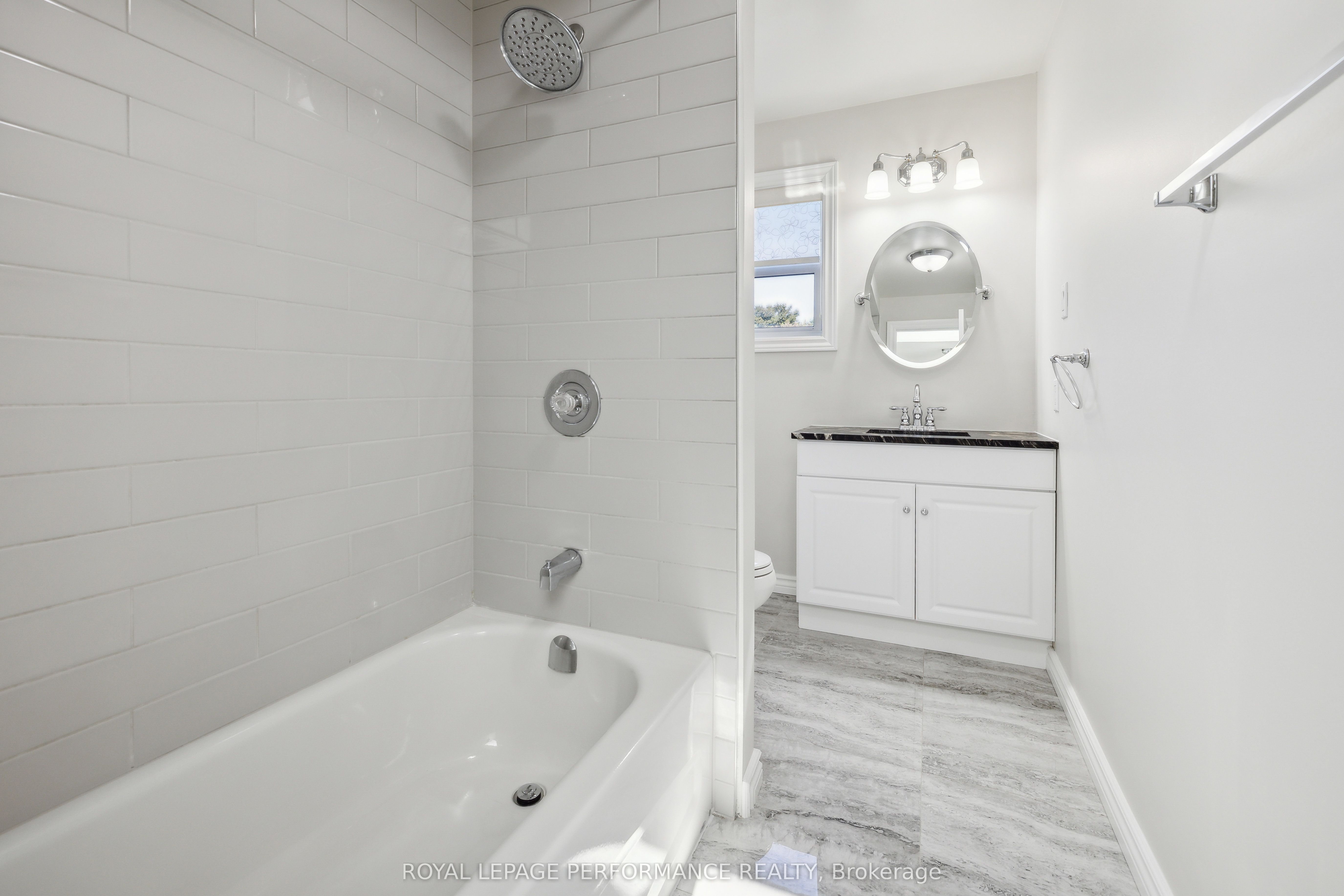 1873 Du Clairvaux Road Property Photo 32