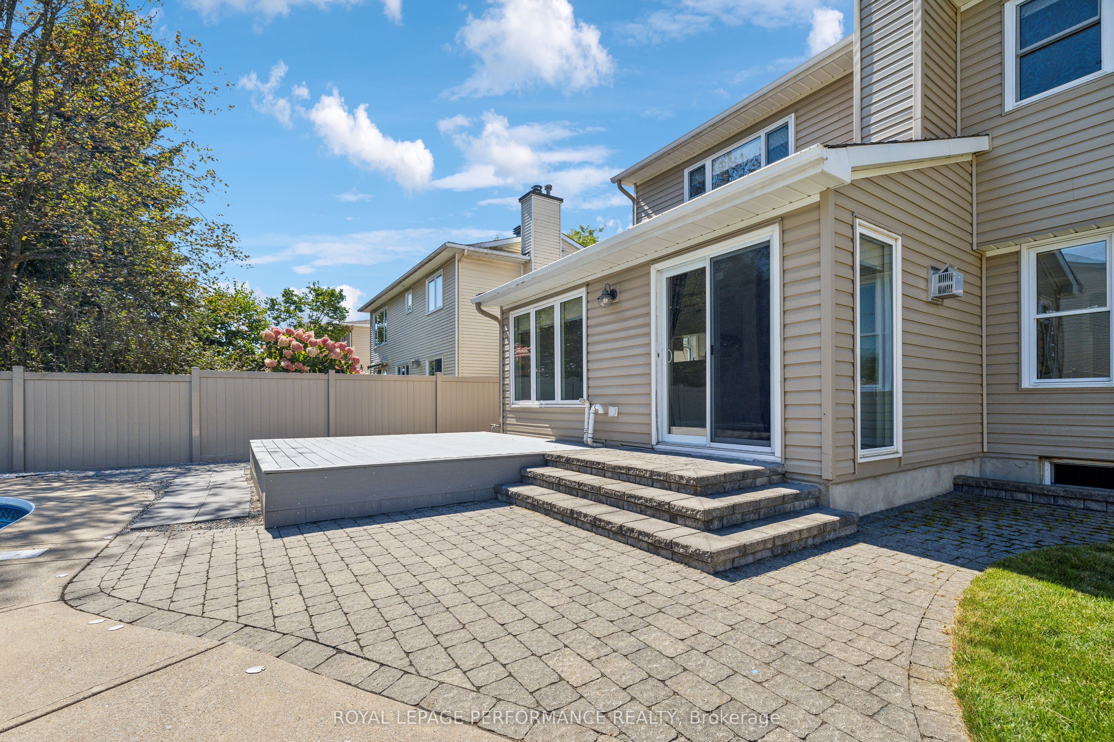 1873 Du Clairvaux Road Property Photo 40