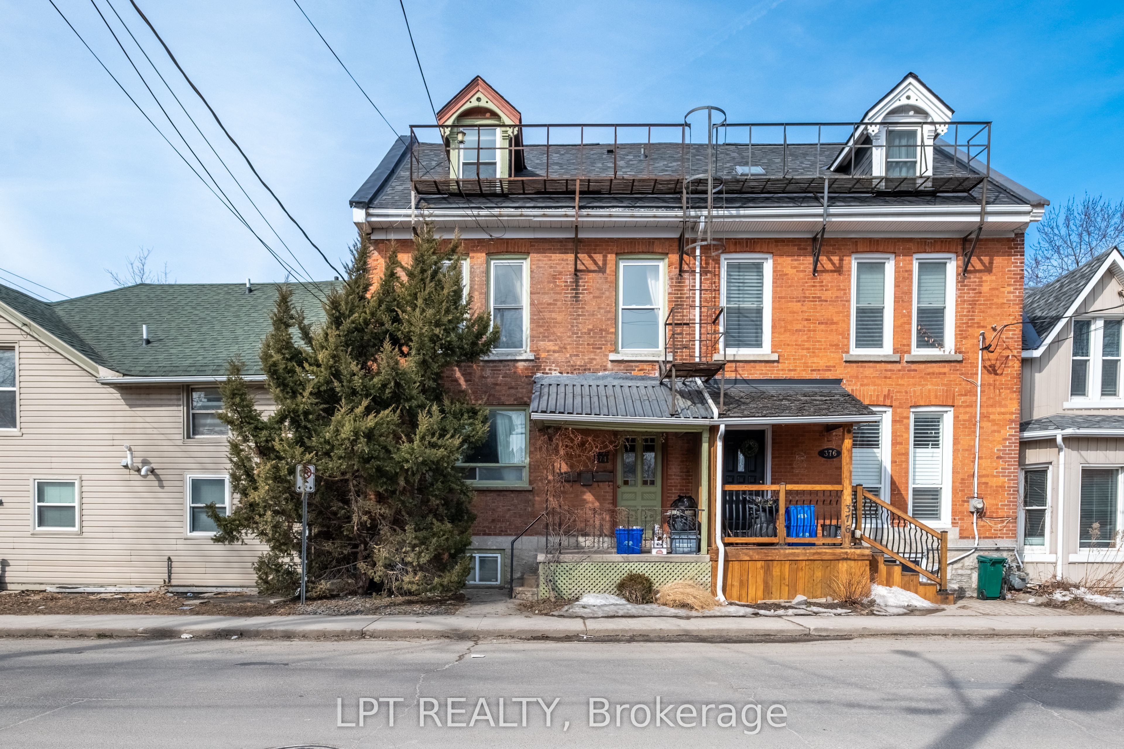 374 Barrie St Property Photo