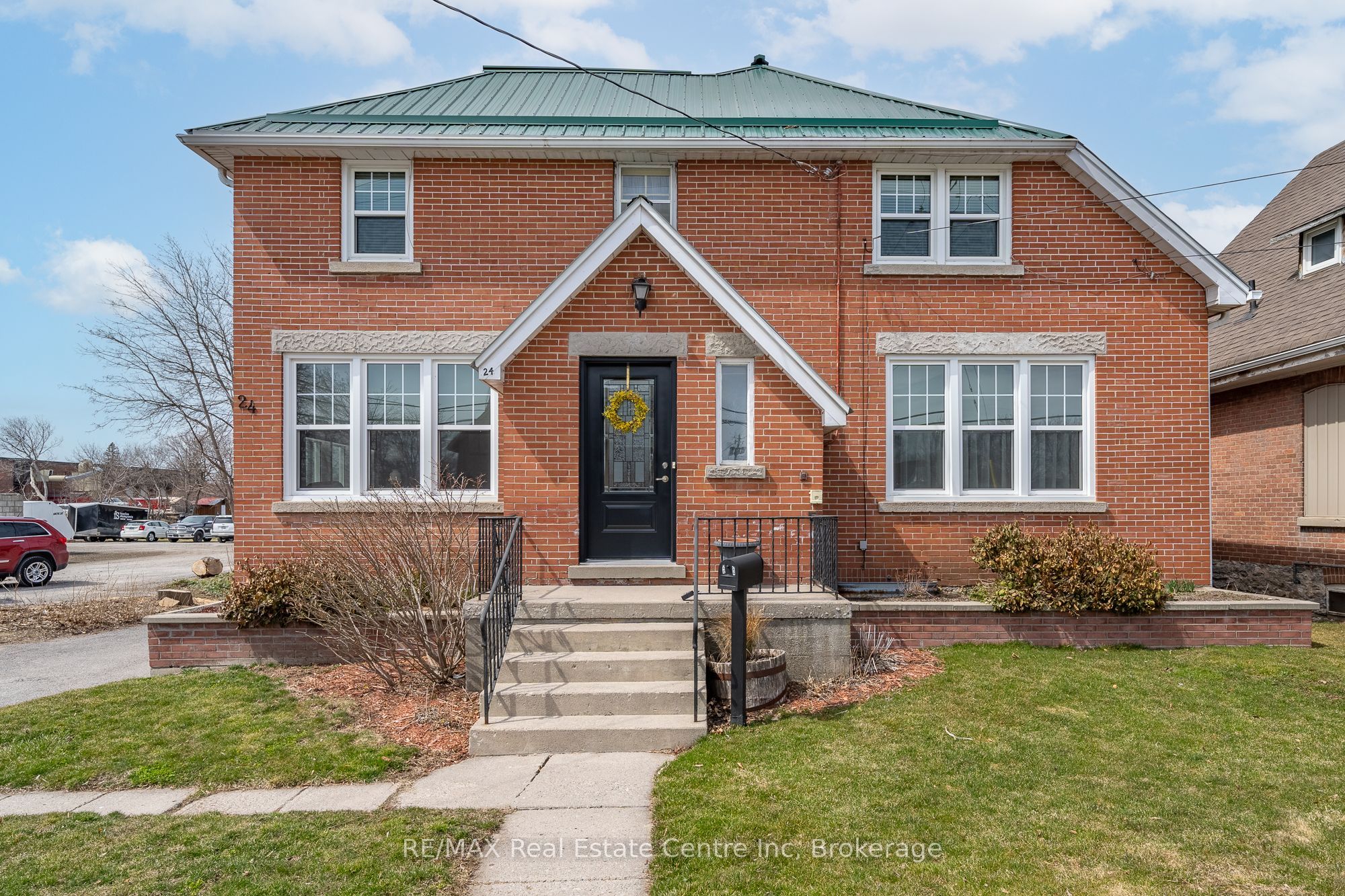 24 Lindsay Street Property Photo