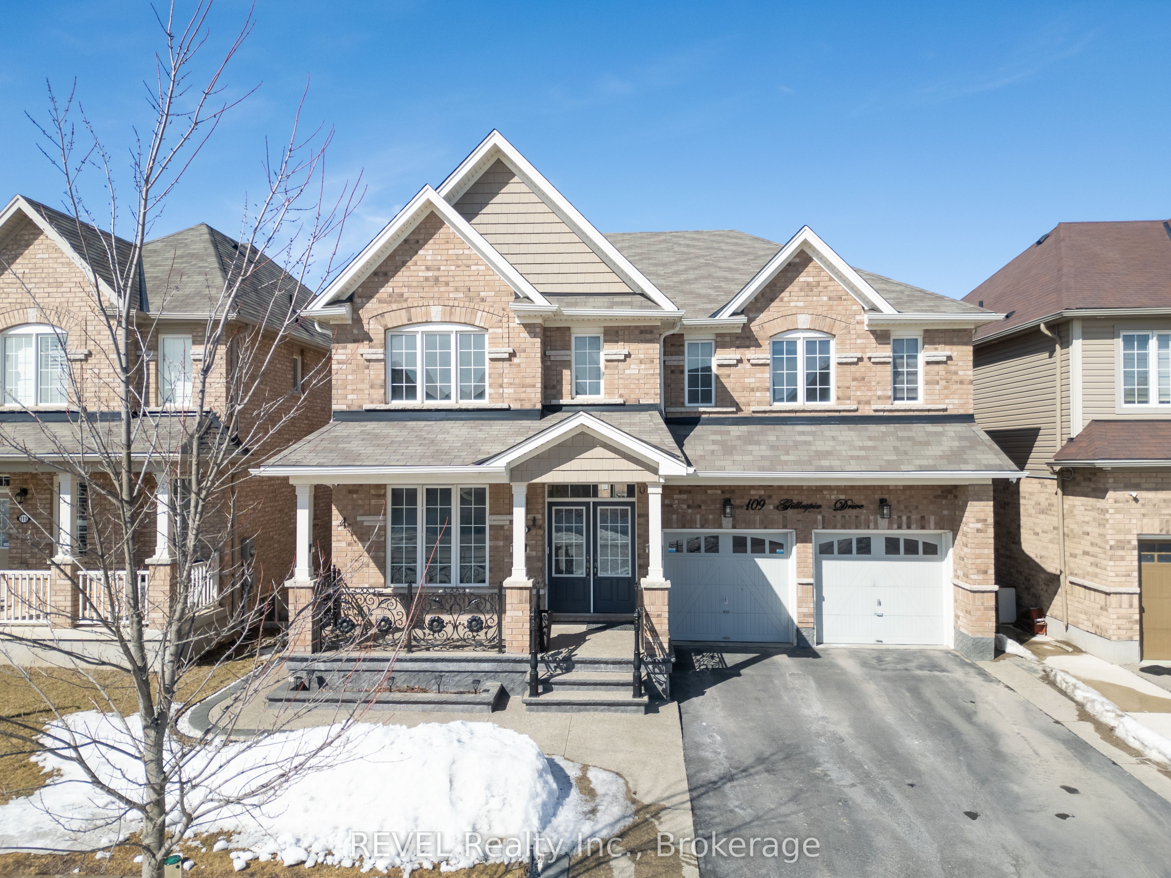 109 Gillespie Drive Property Photo 1