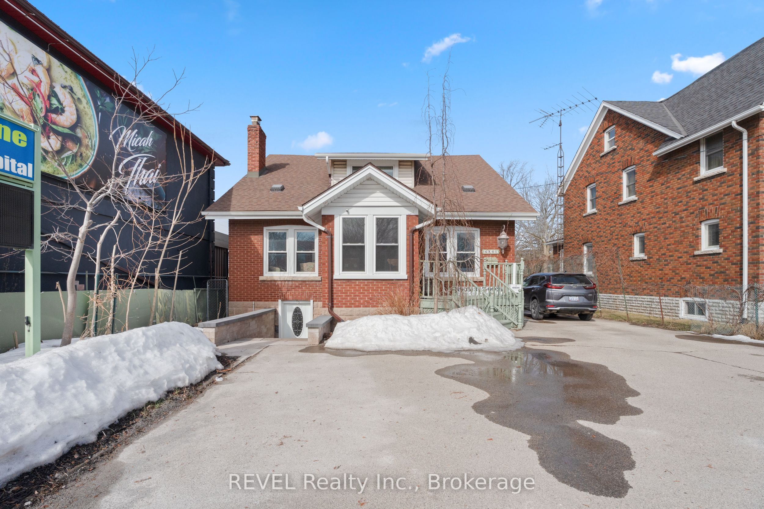 #lower - 6801 Lundy's Lane Property Photo
