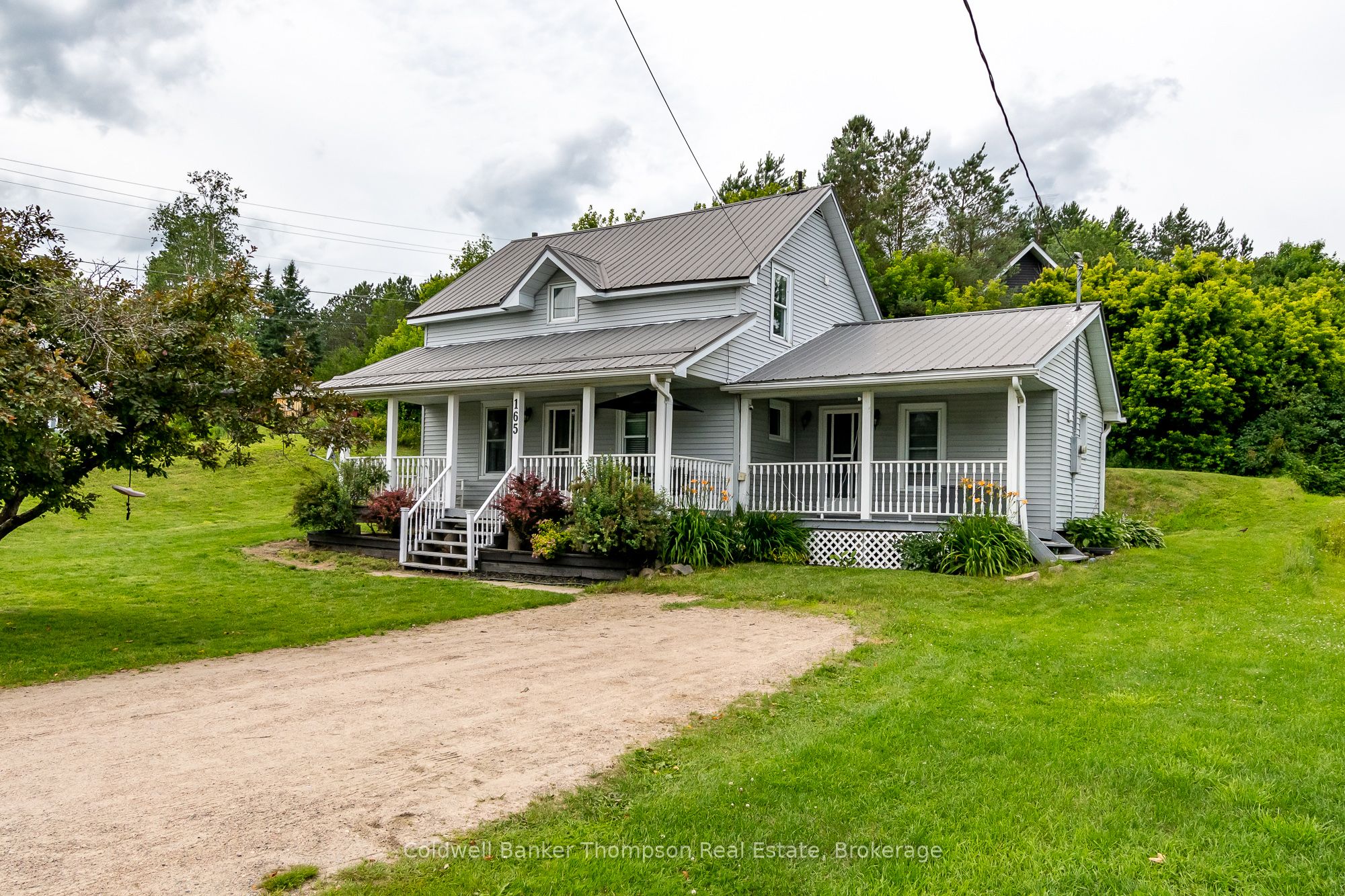 165 Yonge Street Property Photo