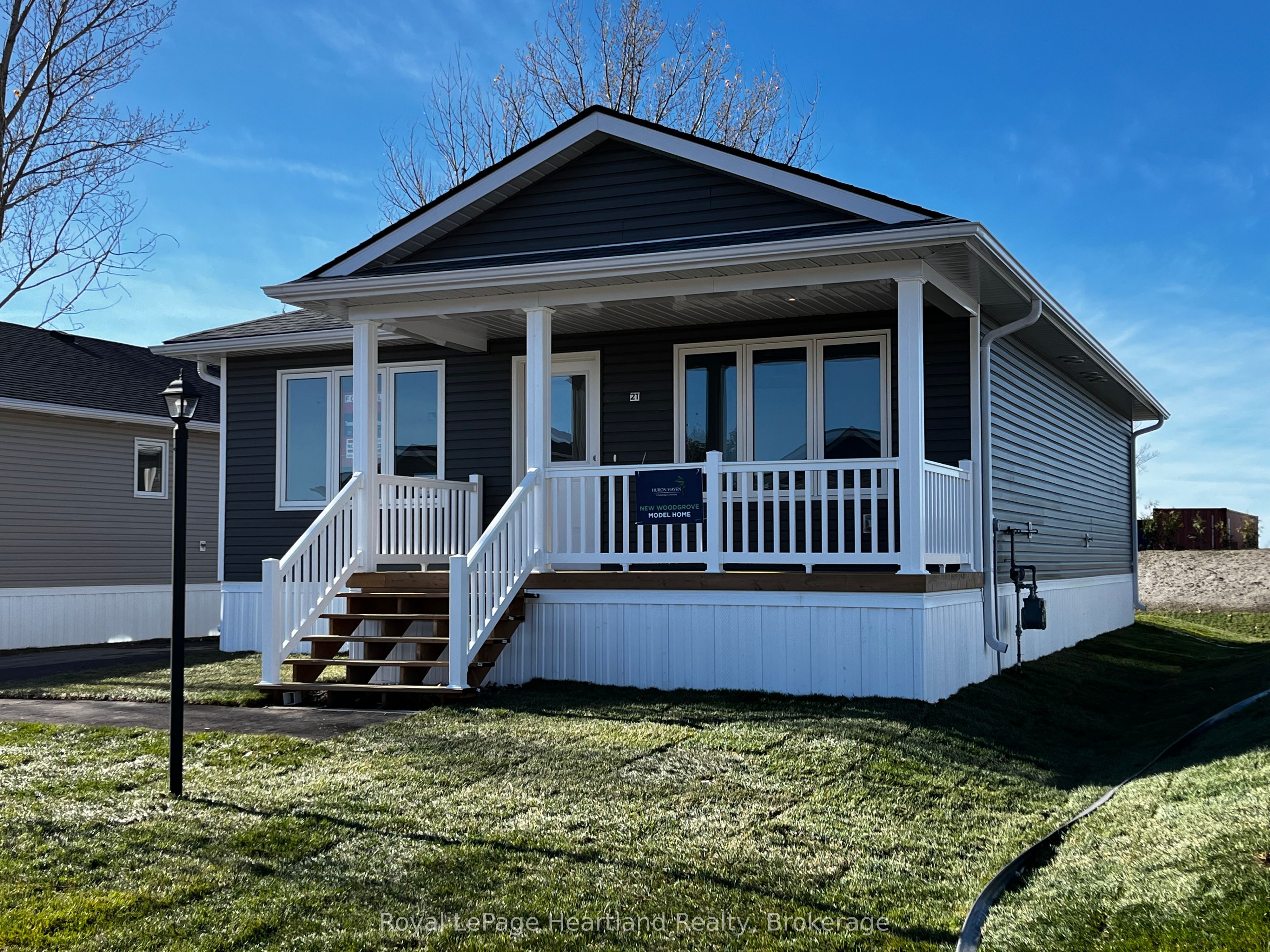 13 Bluffs View Boulevard Property Photo