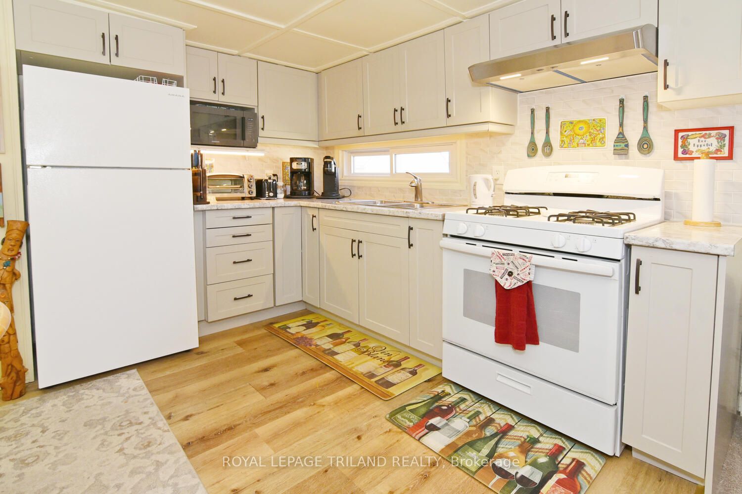 9385 Ipperwash Rd Property Photo
