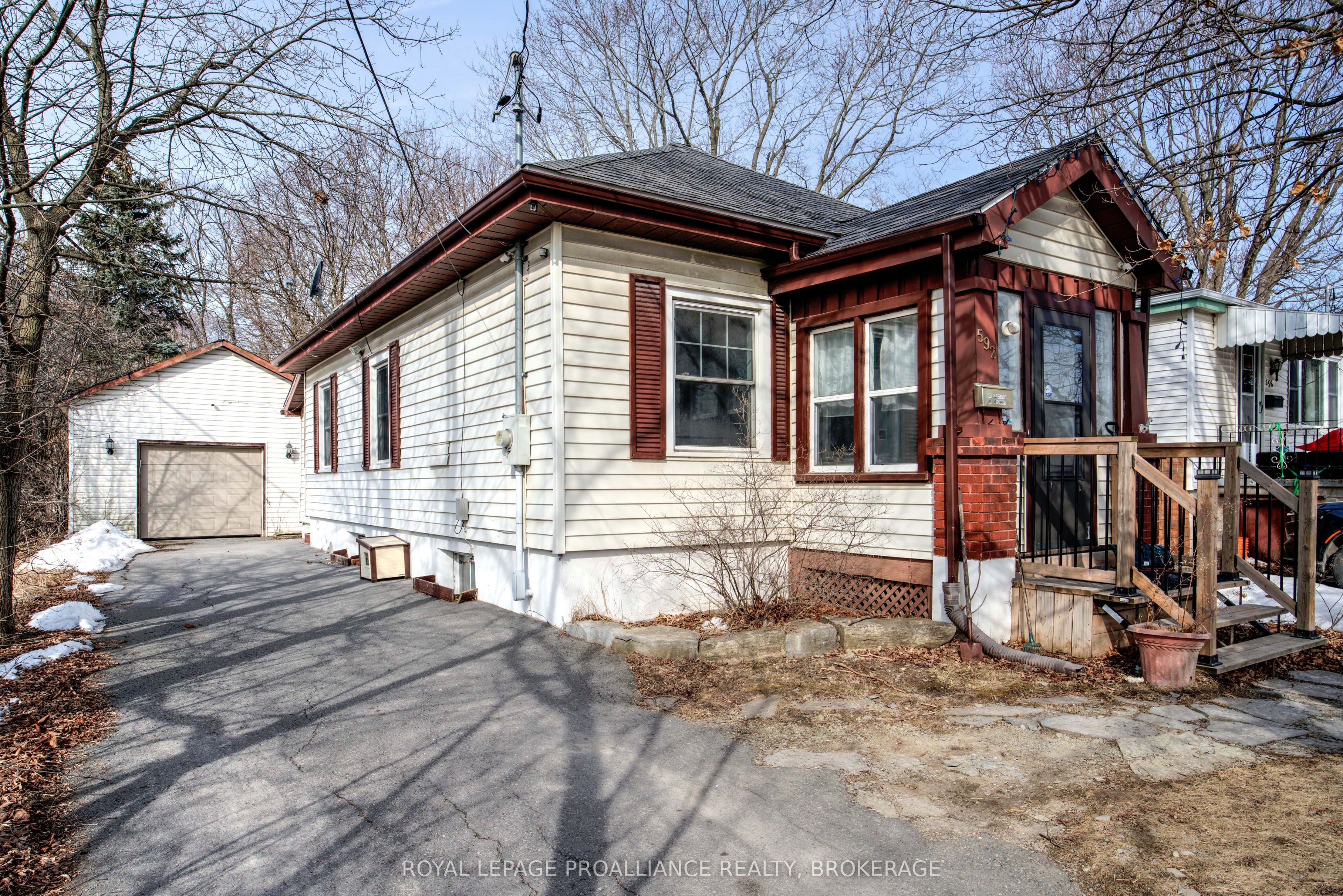 592 Division Street Property Photo