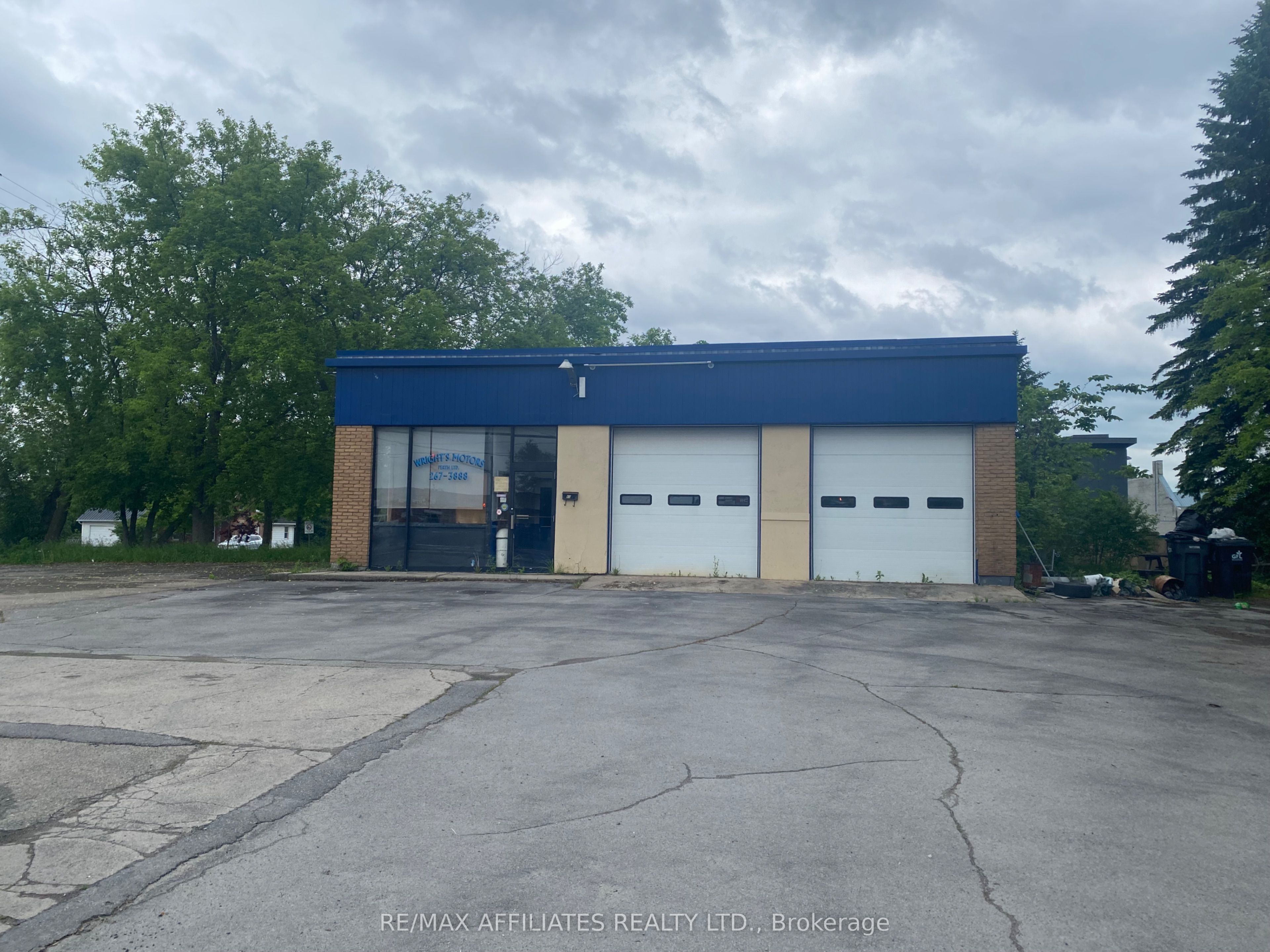 60 Dufferin Street Property Photo 2