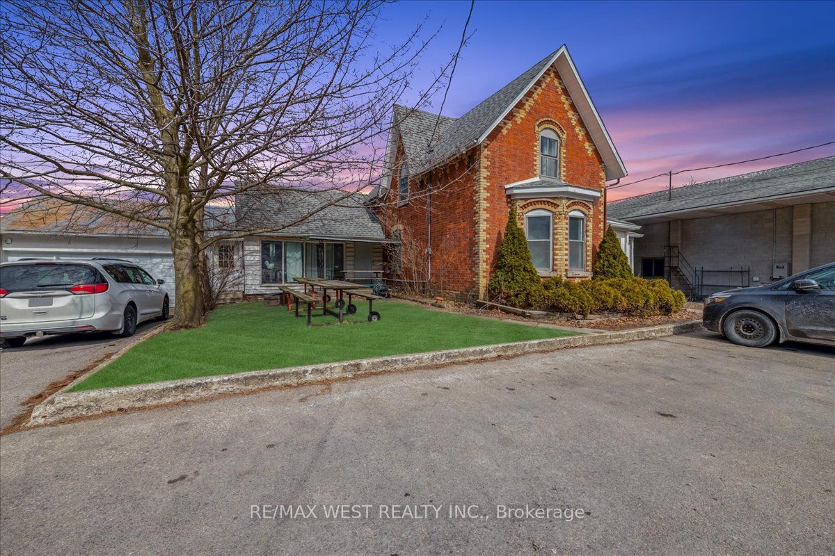 217 Main Street Property Photo