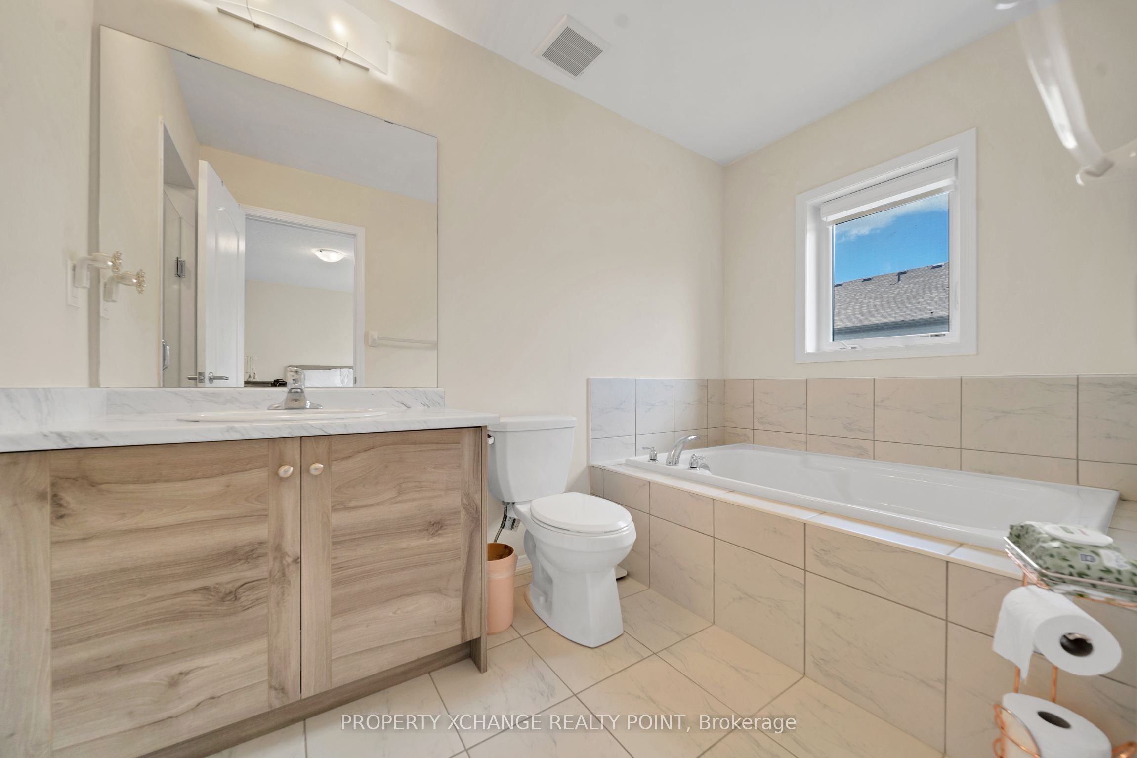 21 Amos Avenue Property Photo 32