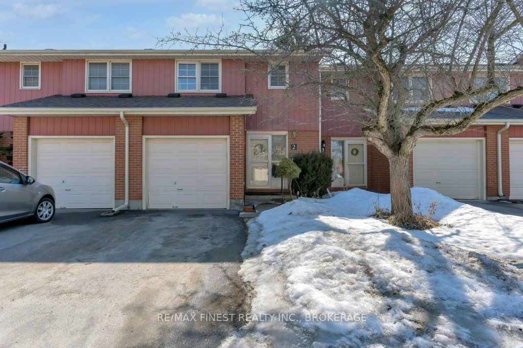 19 Macpherson Ave Property Photo