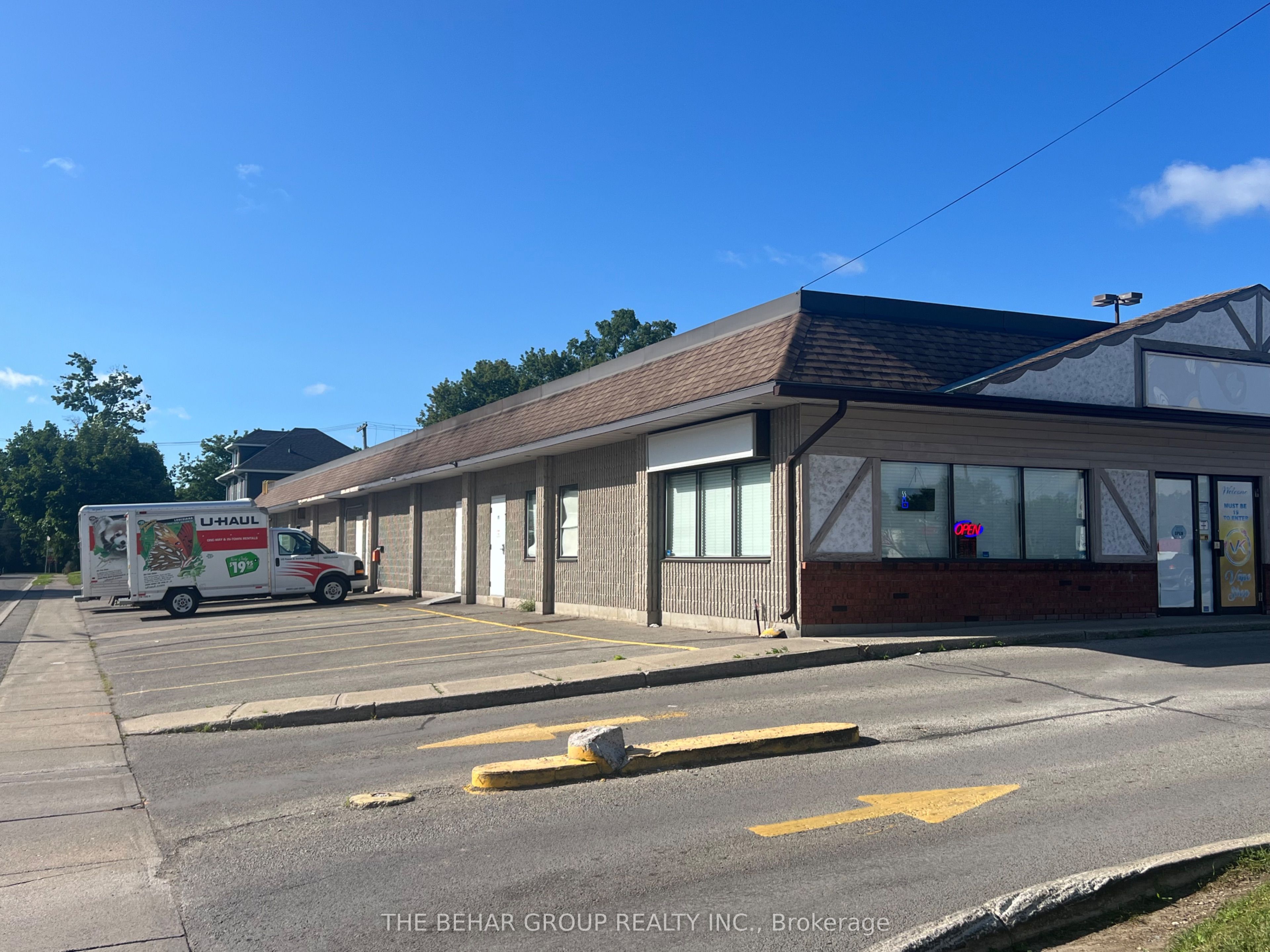 #1 A - 8 Queensway Property Photo 3
