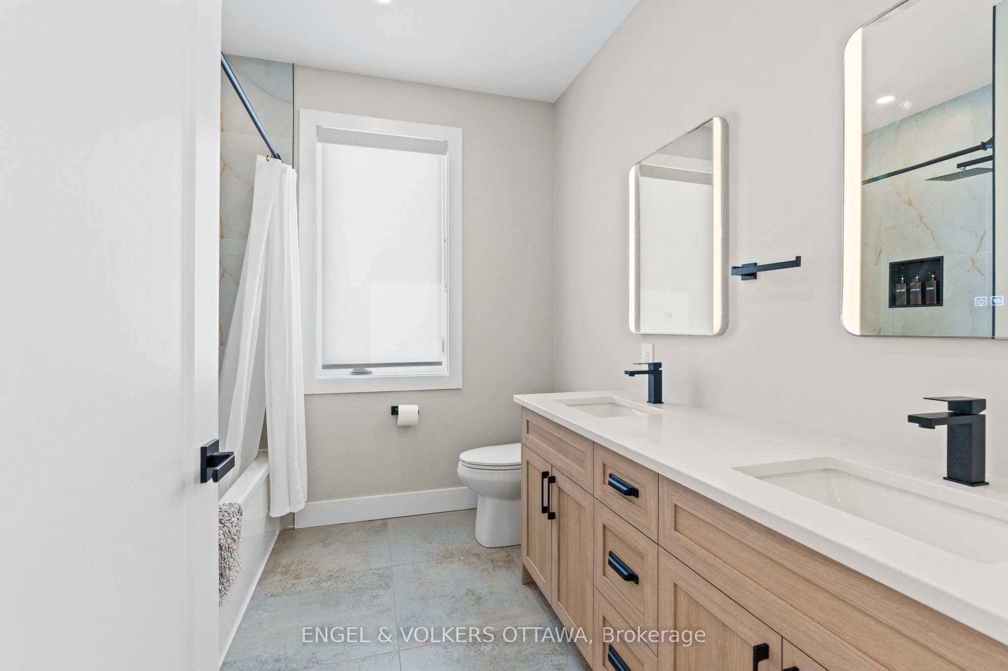 425 Ginger Crescent Property Photo 34