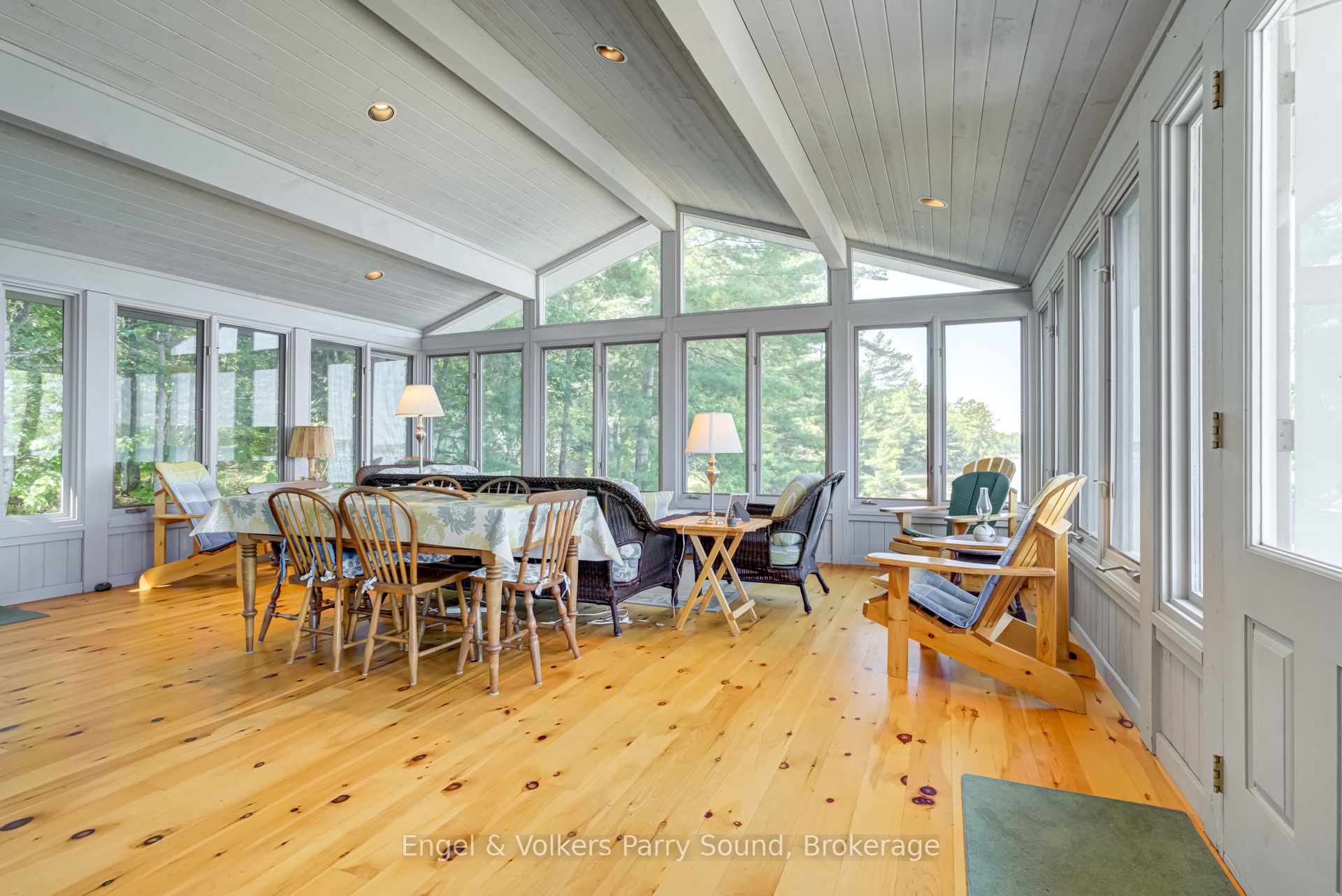 8 Island 29c N/a Property Photo 6