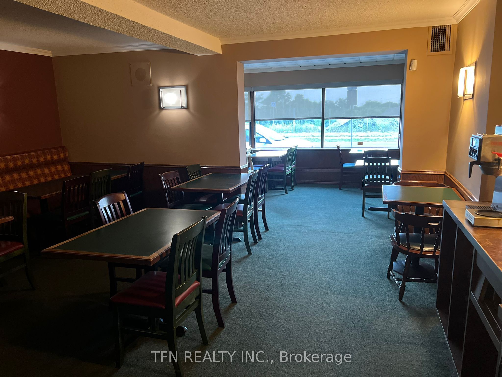 135-137 Queenston Street Property Photo 8