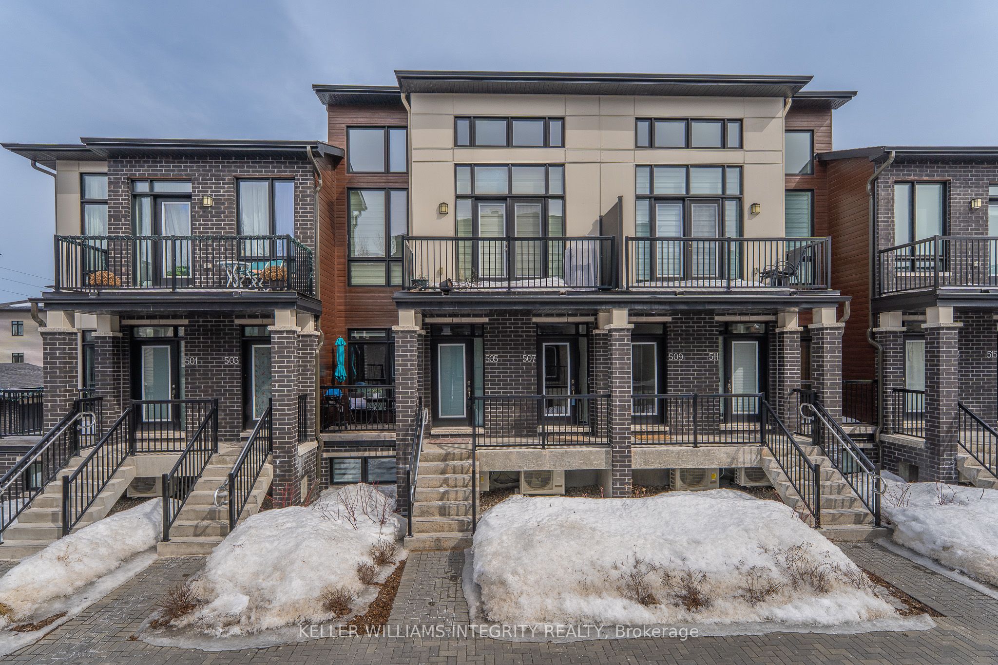 505 Crescendo Priv Property Photo