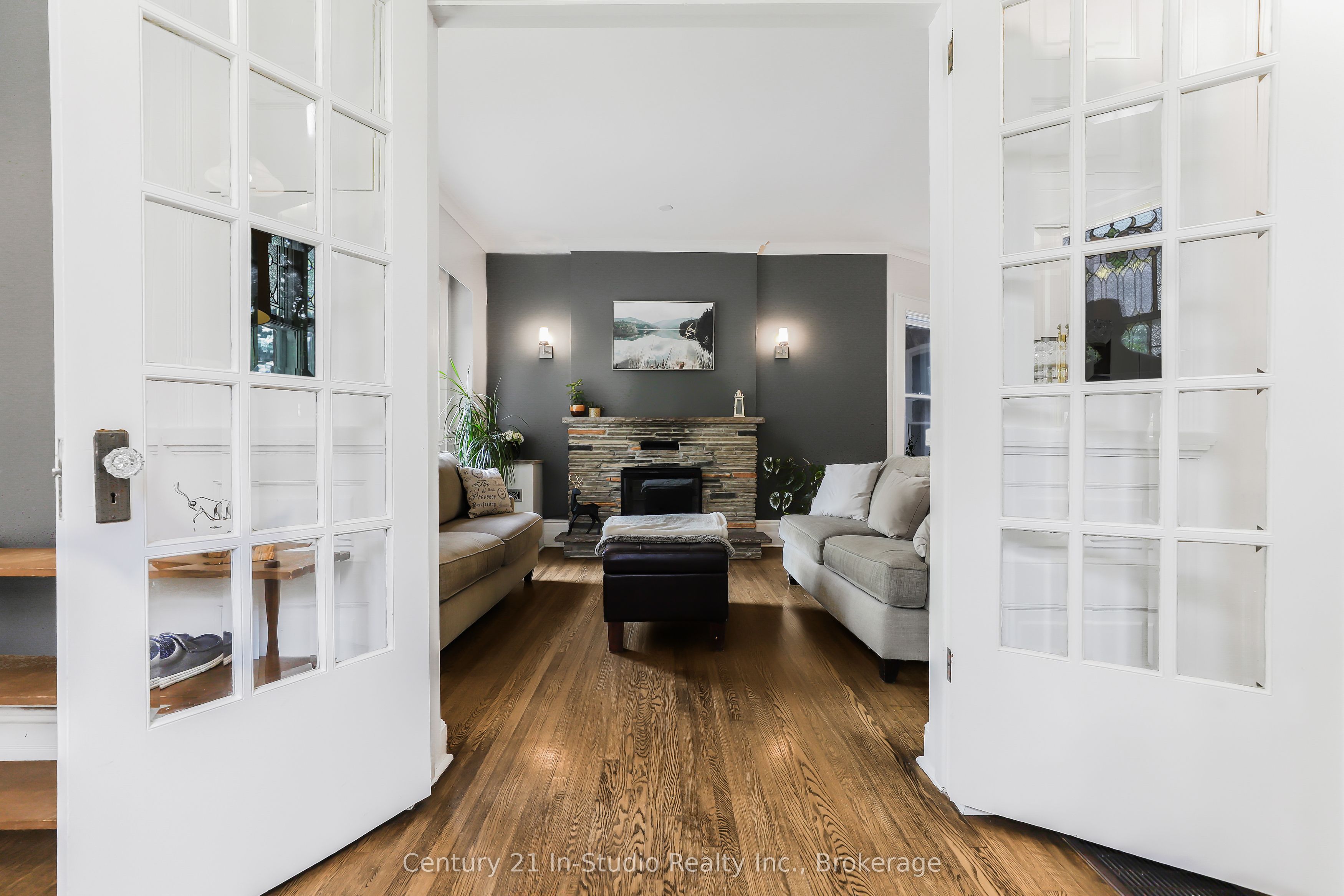 446 9th Street E Property Photo 13