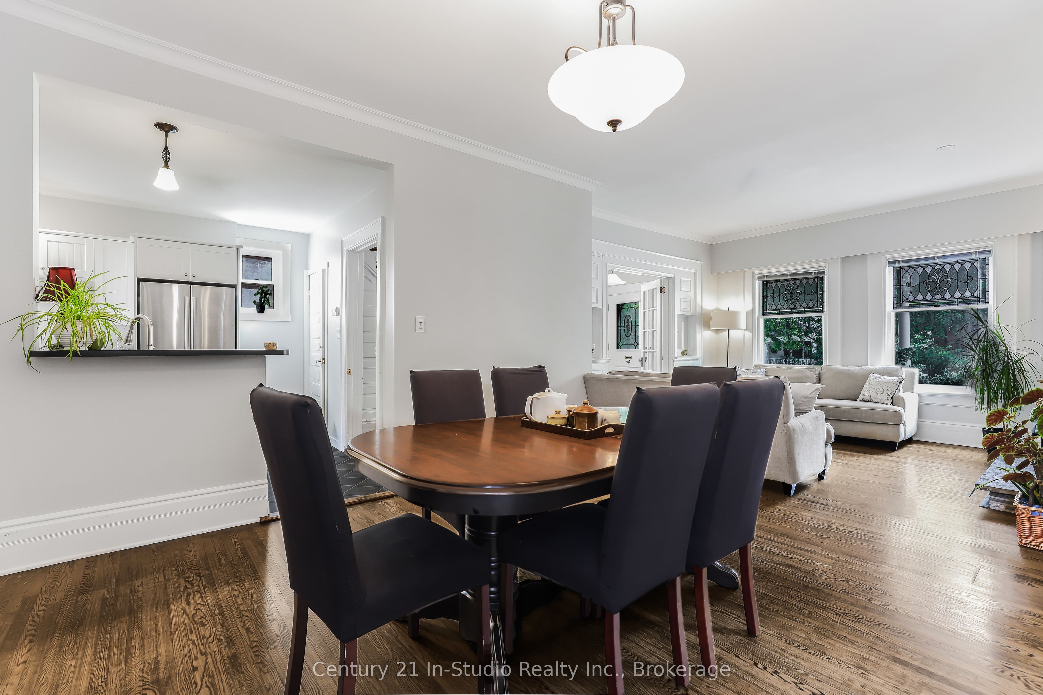 446 9th Street E Property Photo 18