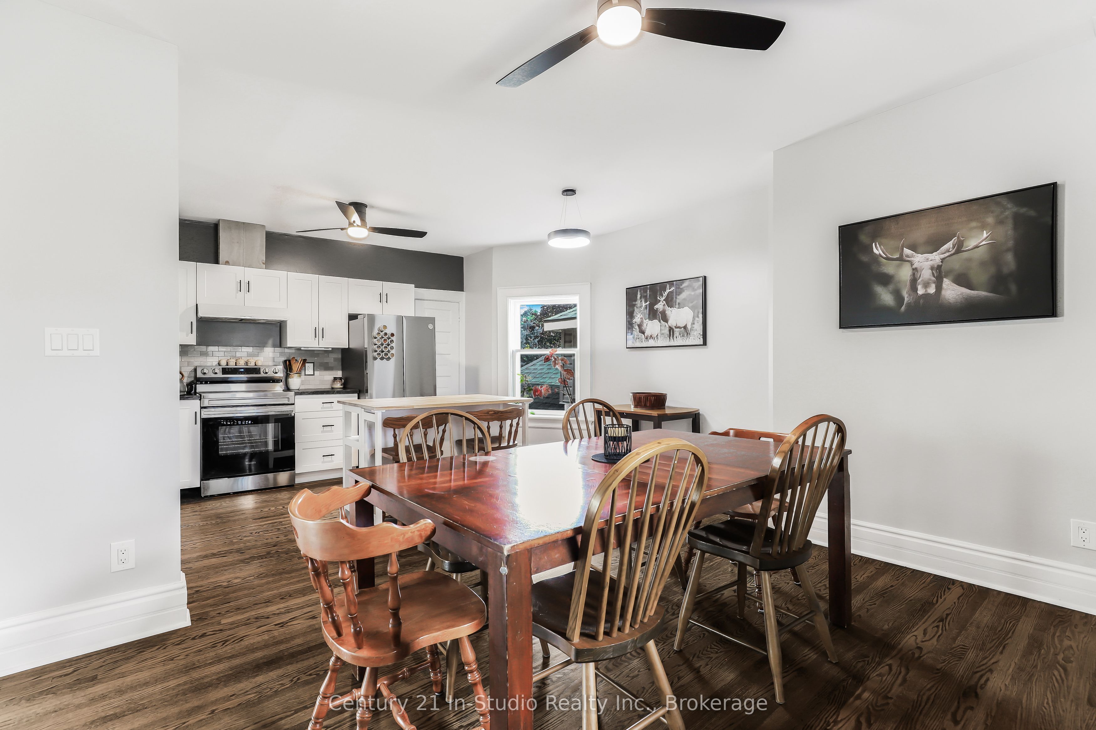 446 9th Street E Property Photo 25