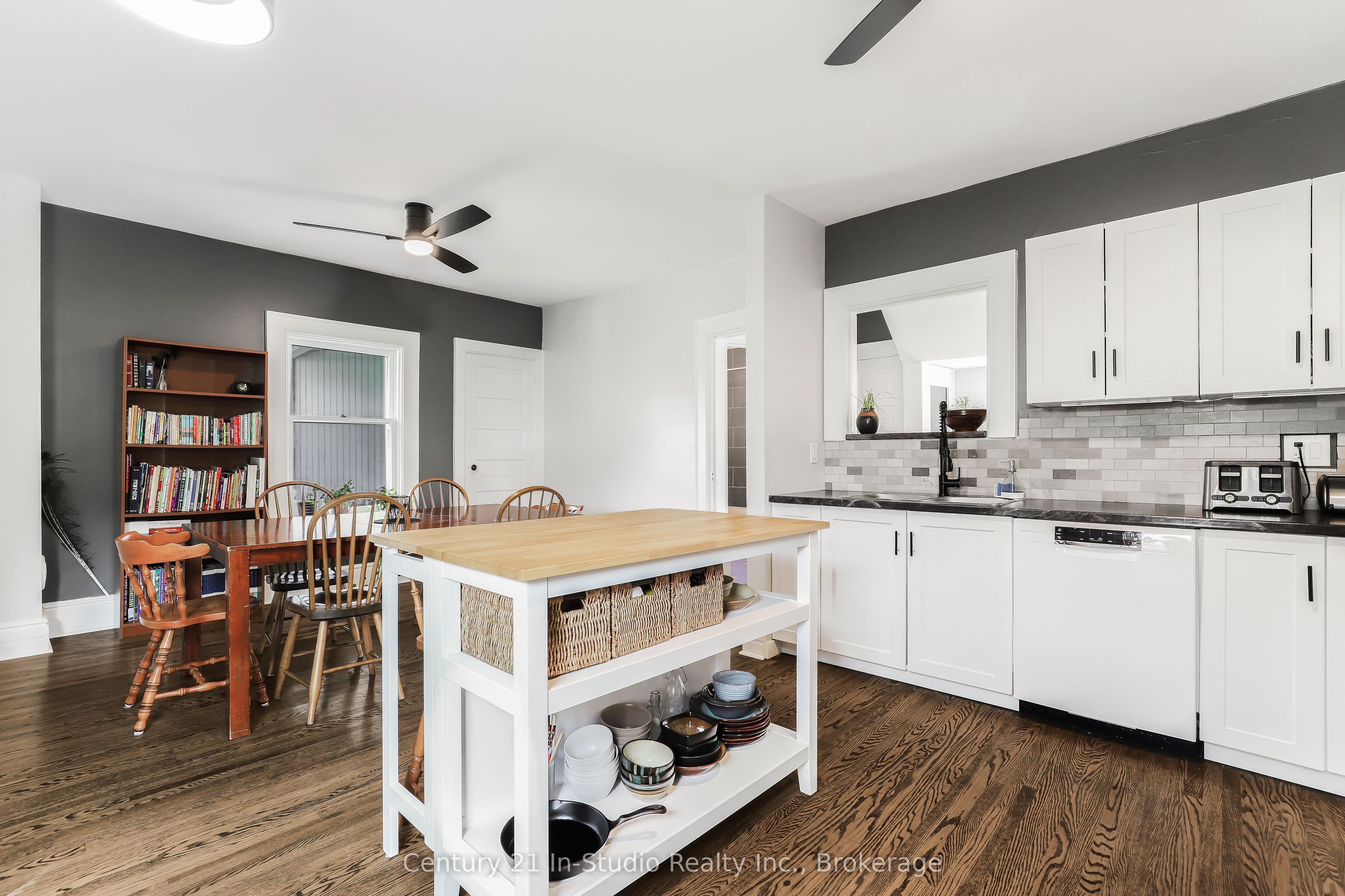 446 9th Street E Property Photo 29