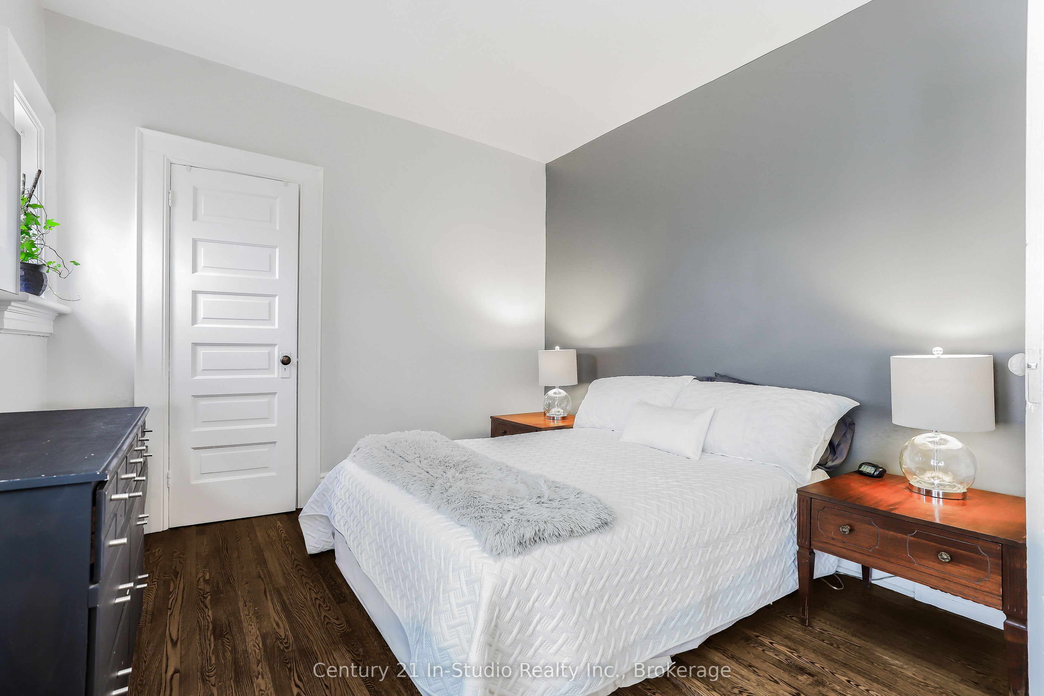 446 9th Street E Property Photo 31
