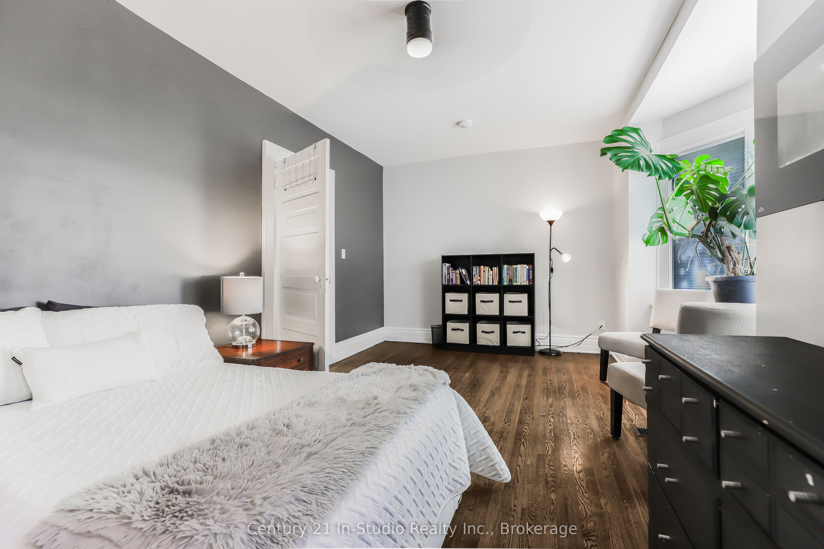446 9th Street E Property Photo 32