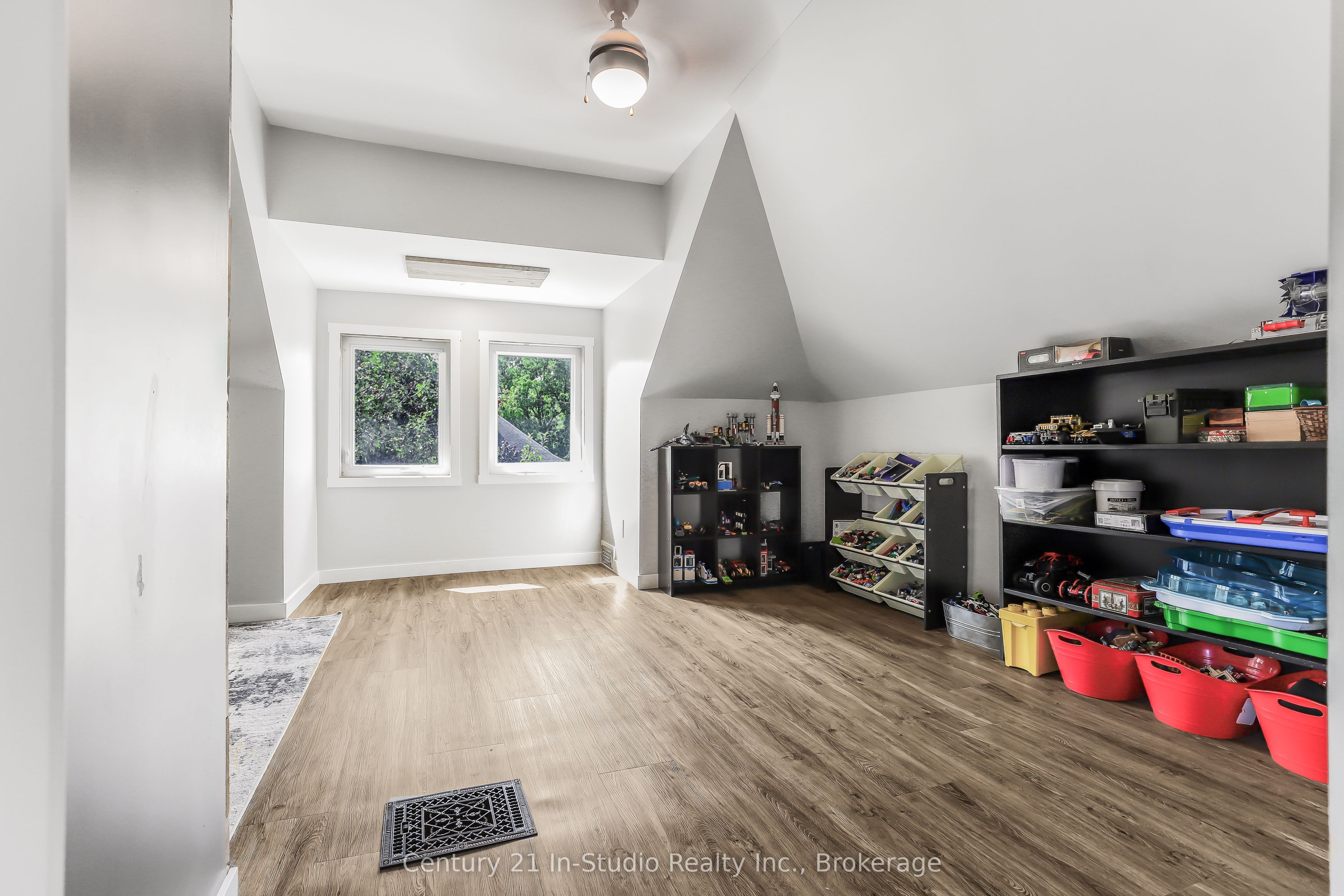 446 9th Street E Property Photo 38