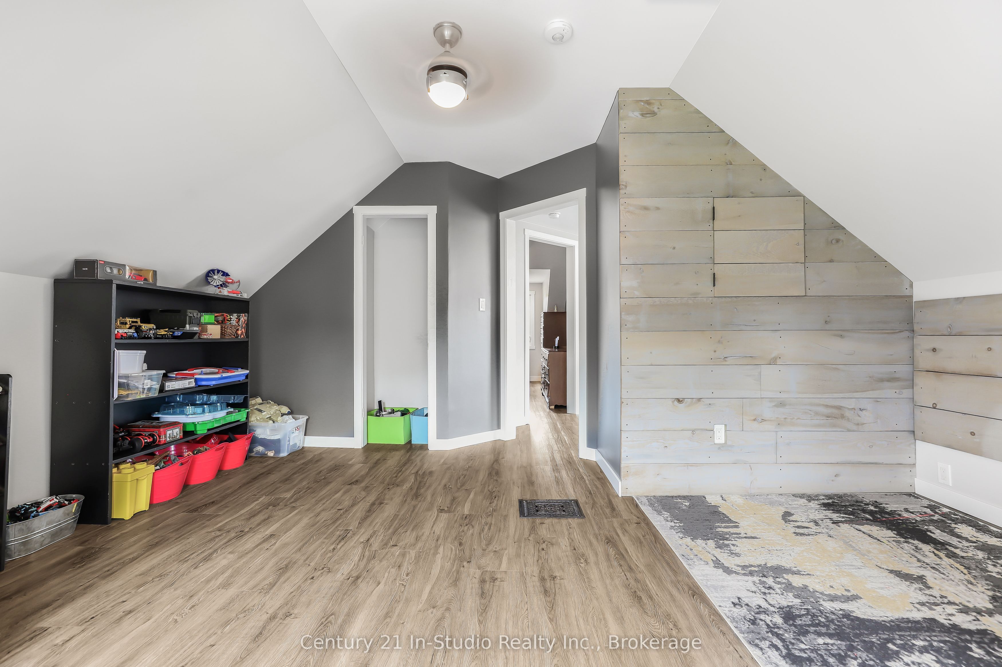 446 9th Street E Property Photo 39