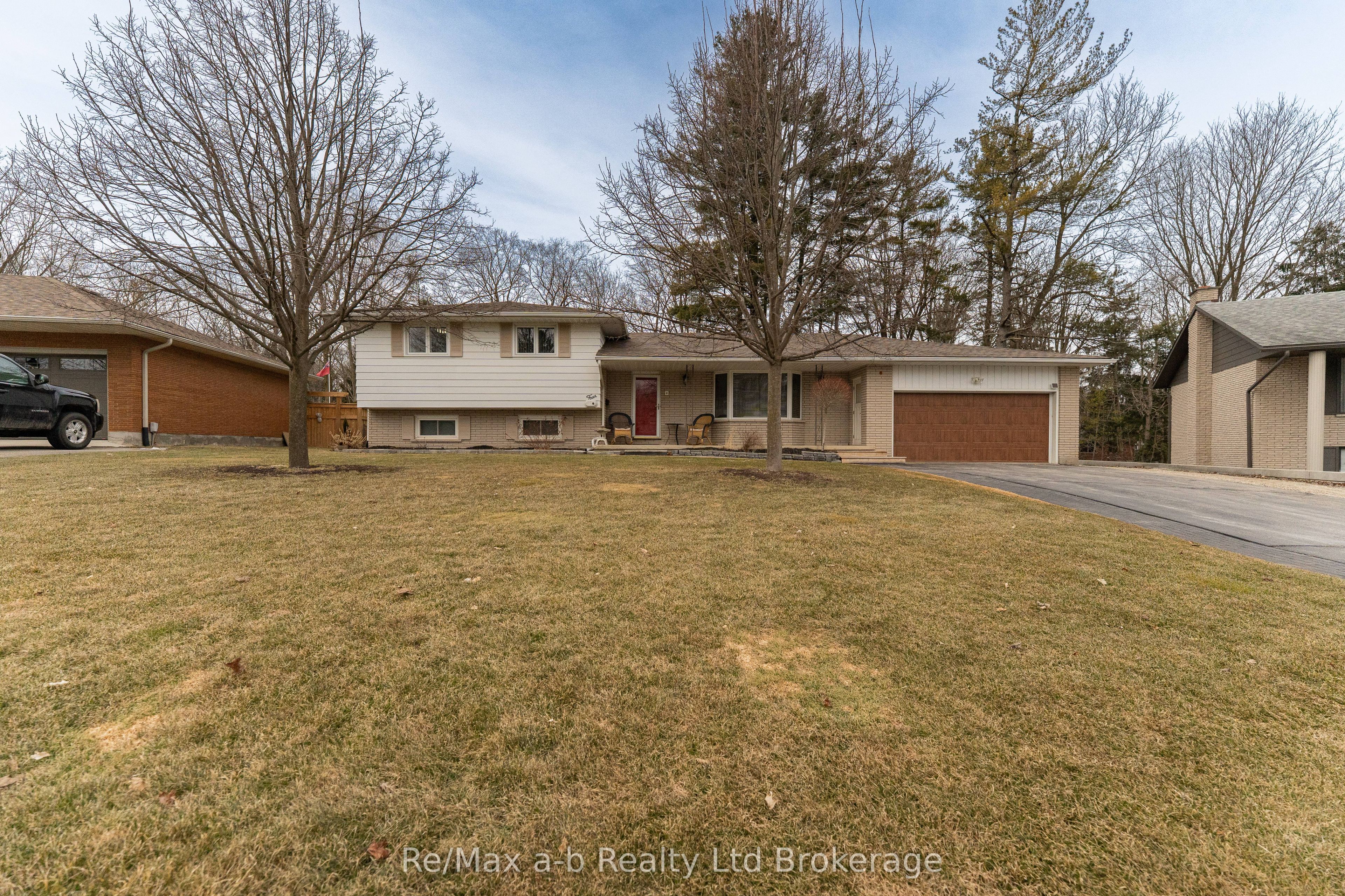 4 Burdock Court Property Photo