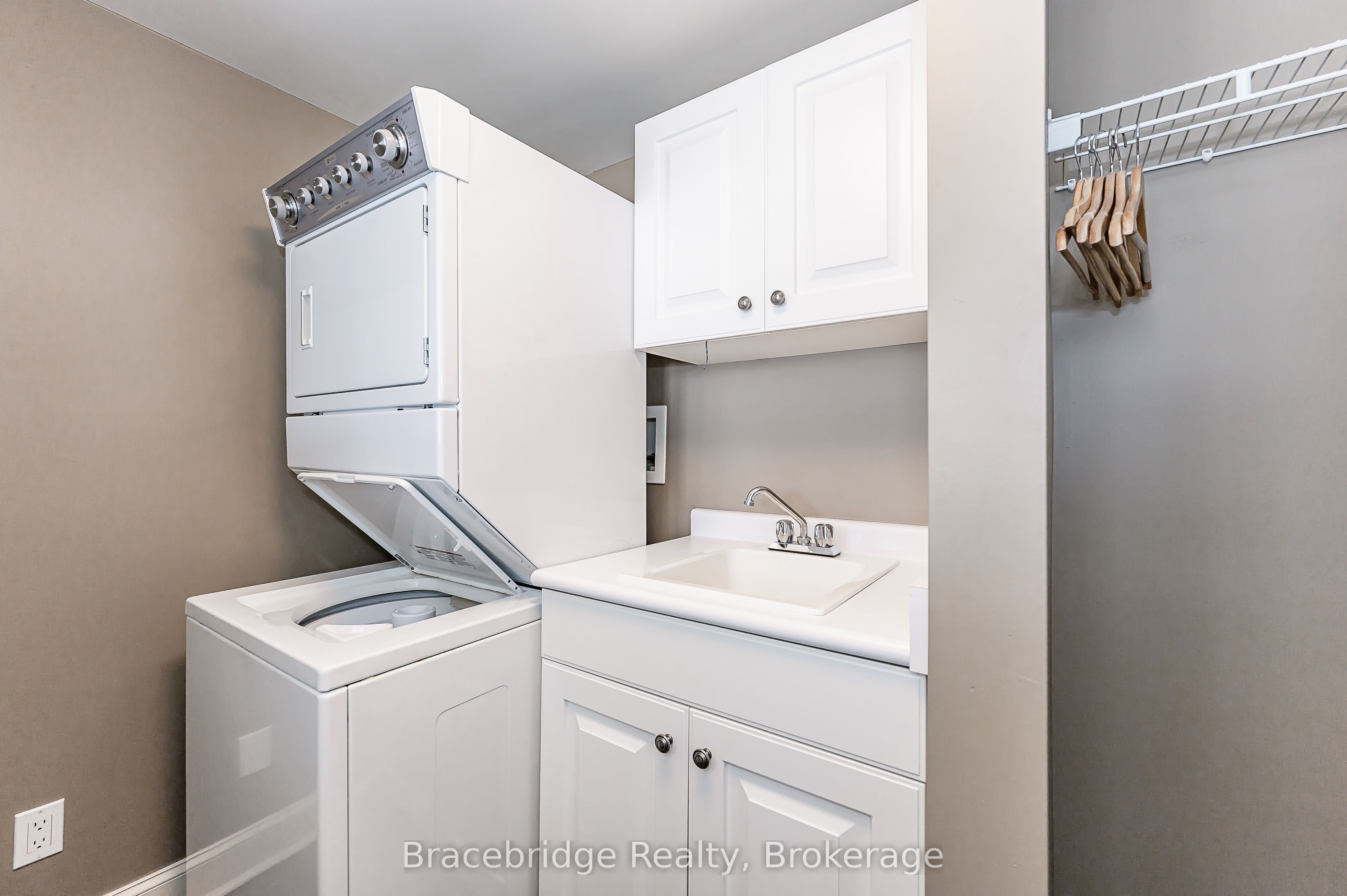 3876 Muskoka Rd Hwy 118 N/a W Sandfield 3 W3 Property Photo 13