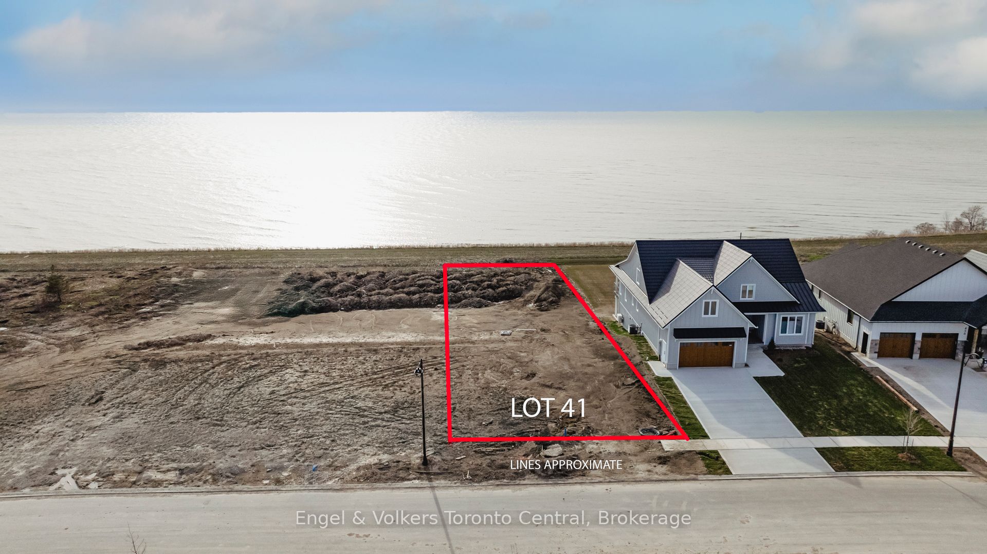 464 Coast Drive Property Photo