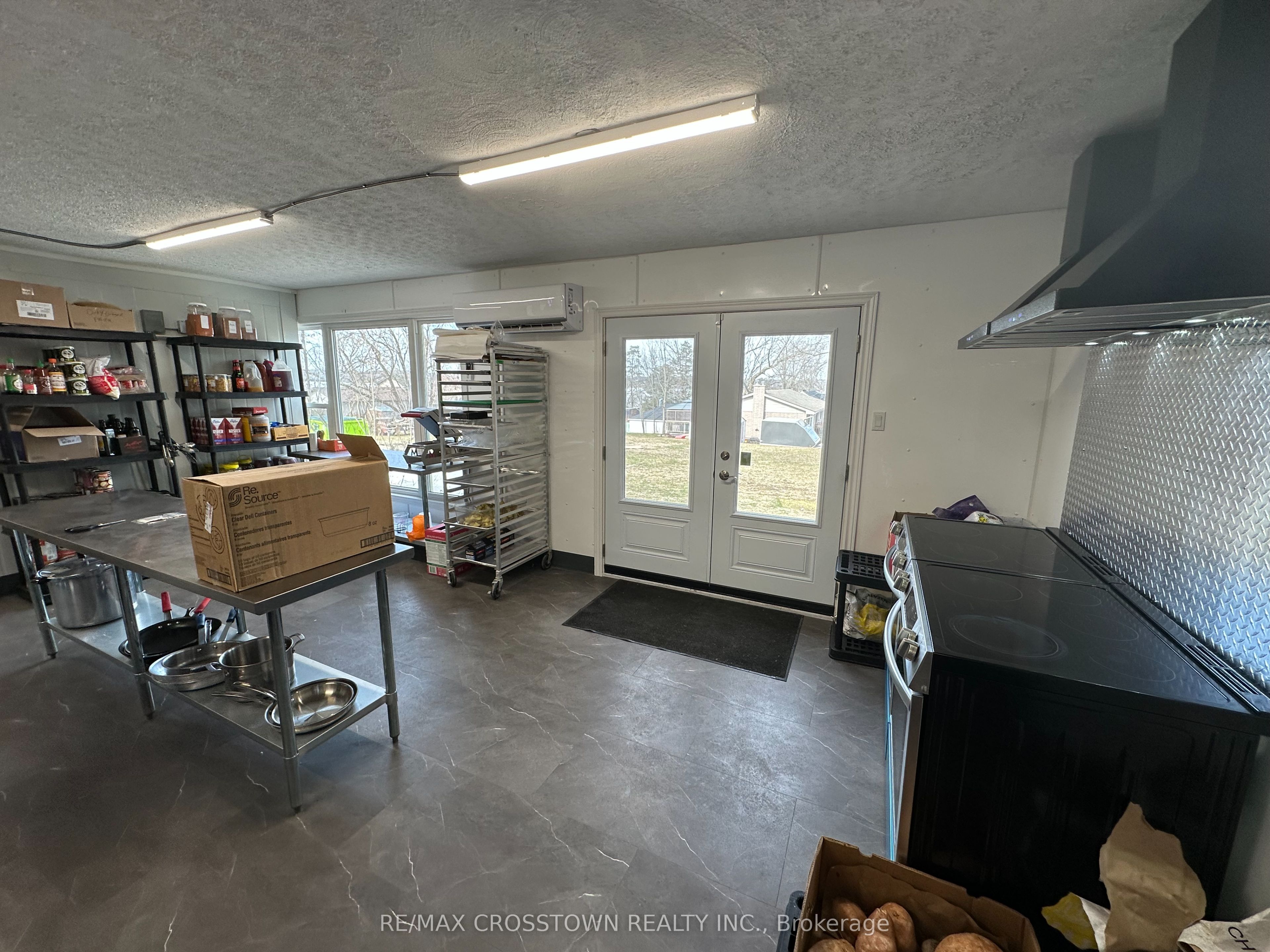 822 Ward Street Property Photo 8