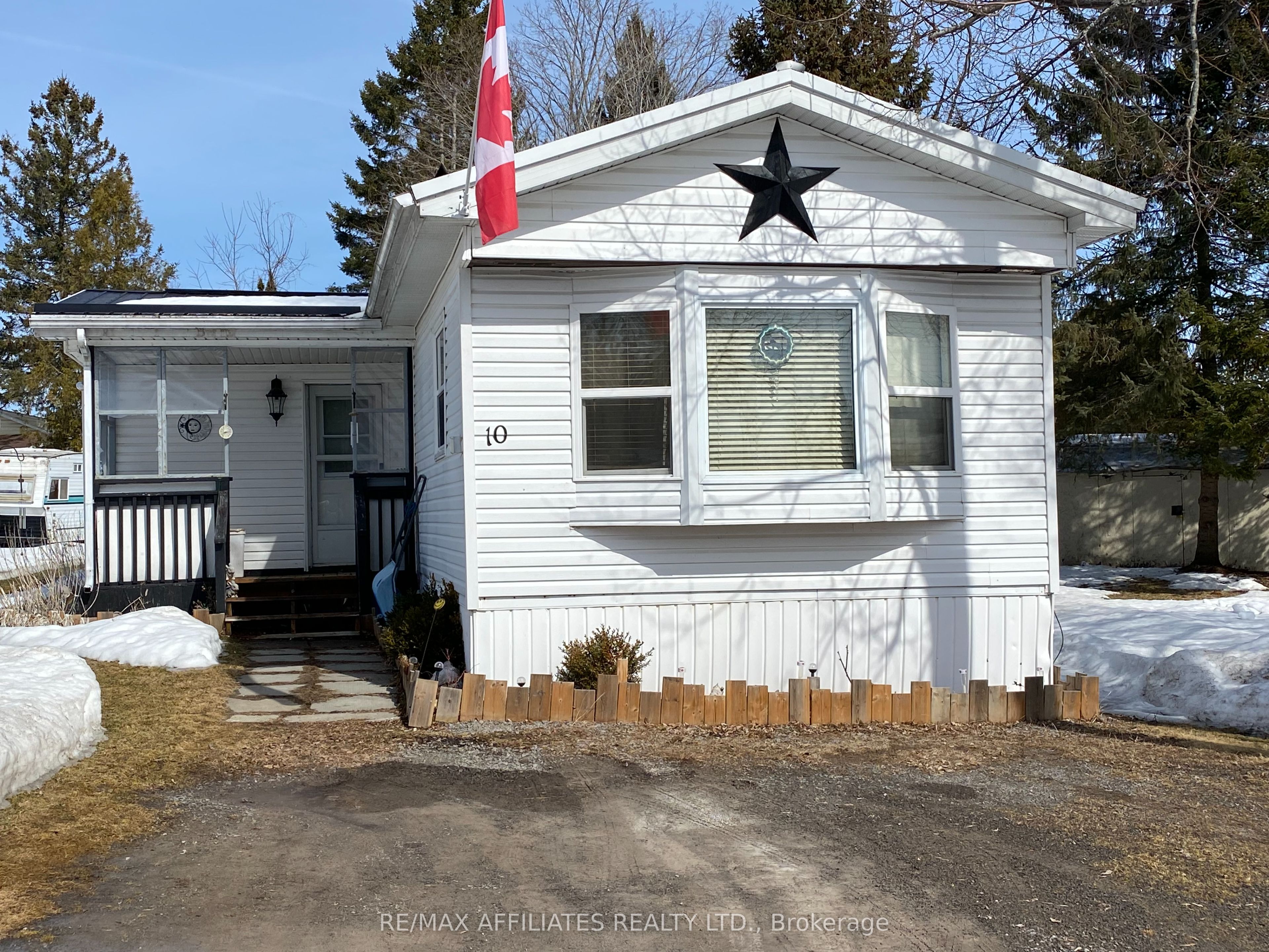 10 Bridle Path Property Photo