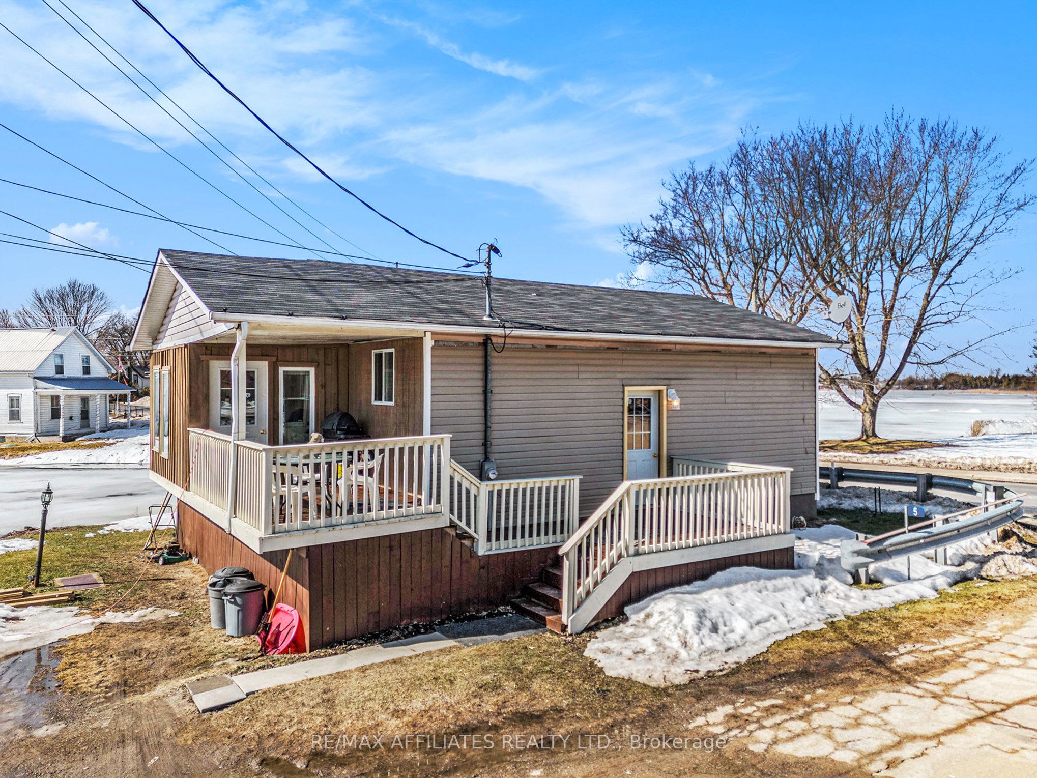 5 Dufferin Street Property Photo