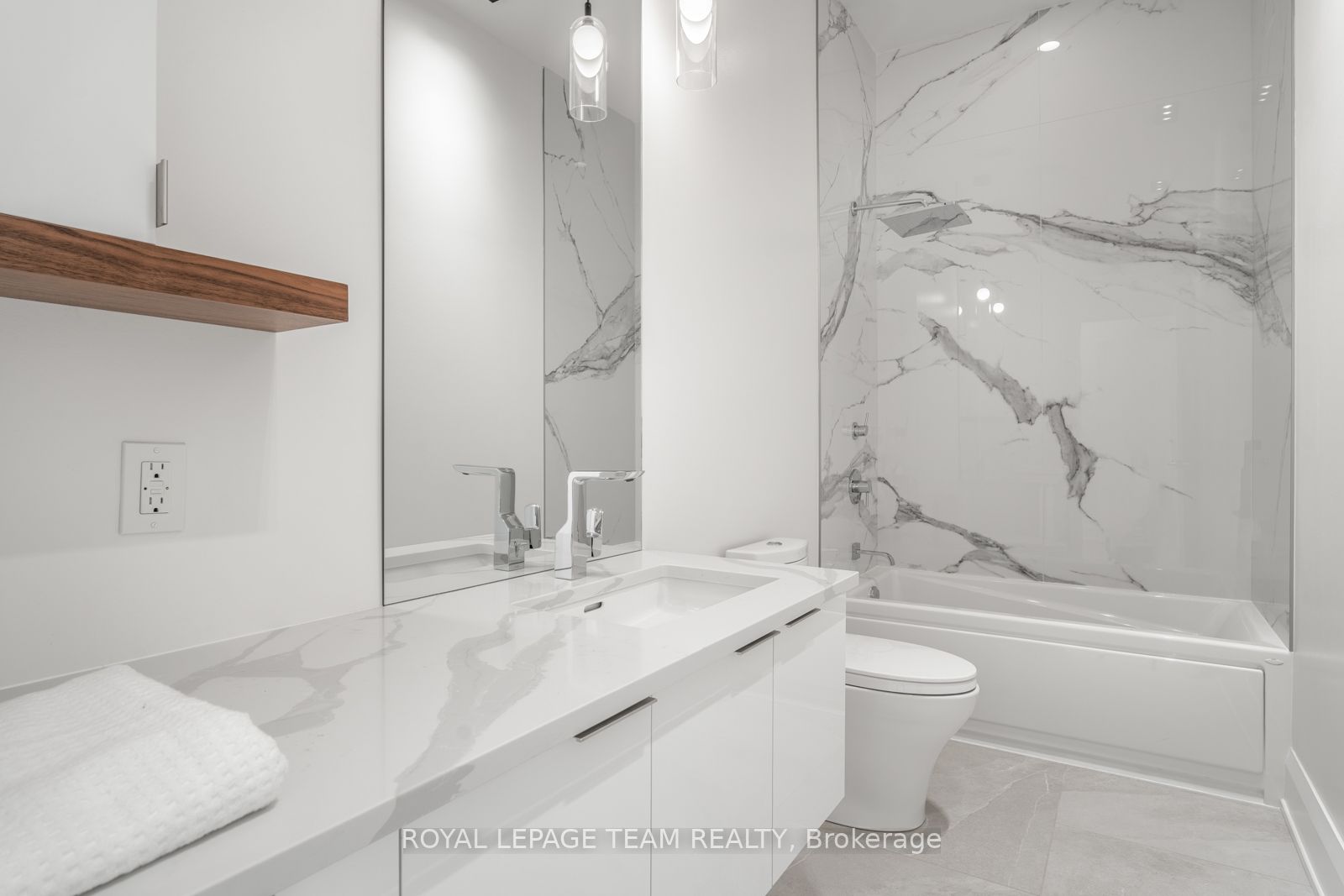 805 Carling Avenue 4502 Property Photo 25